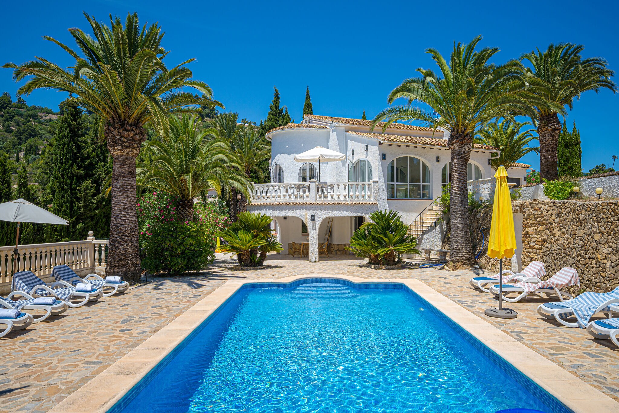Beautiful villa in Comunidad Valenciana with lots of privacy