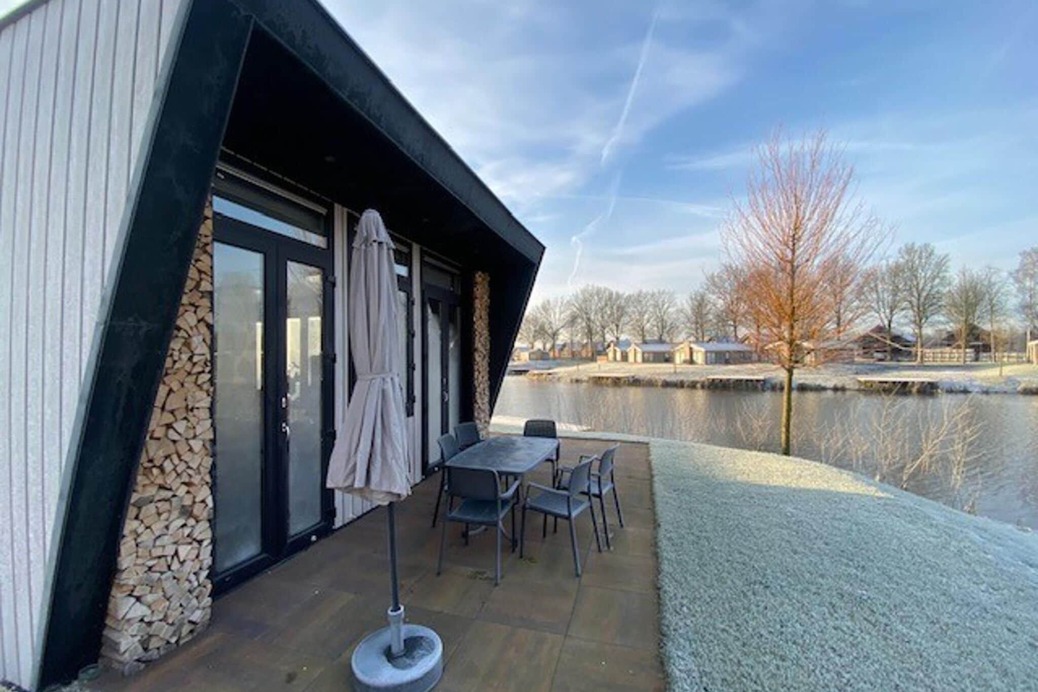 Modern chalet with dishwasher, 5 km from Kampen