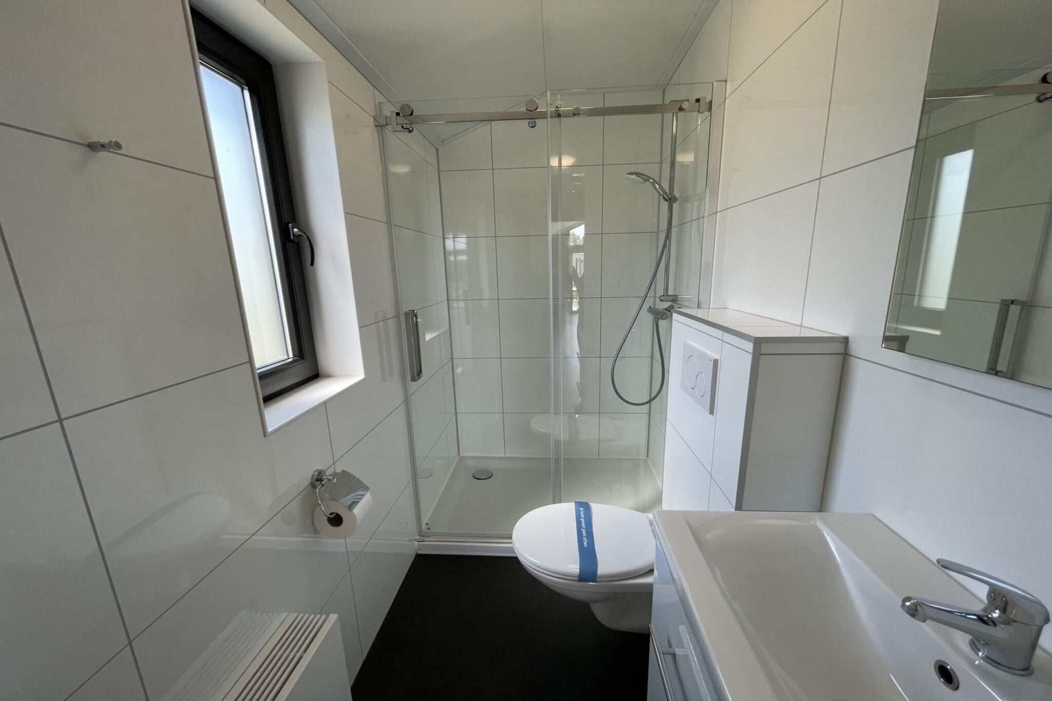 Beach House 4 - Bathroom