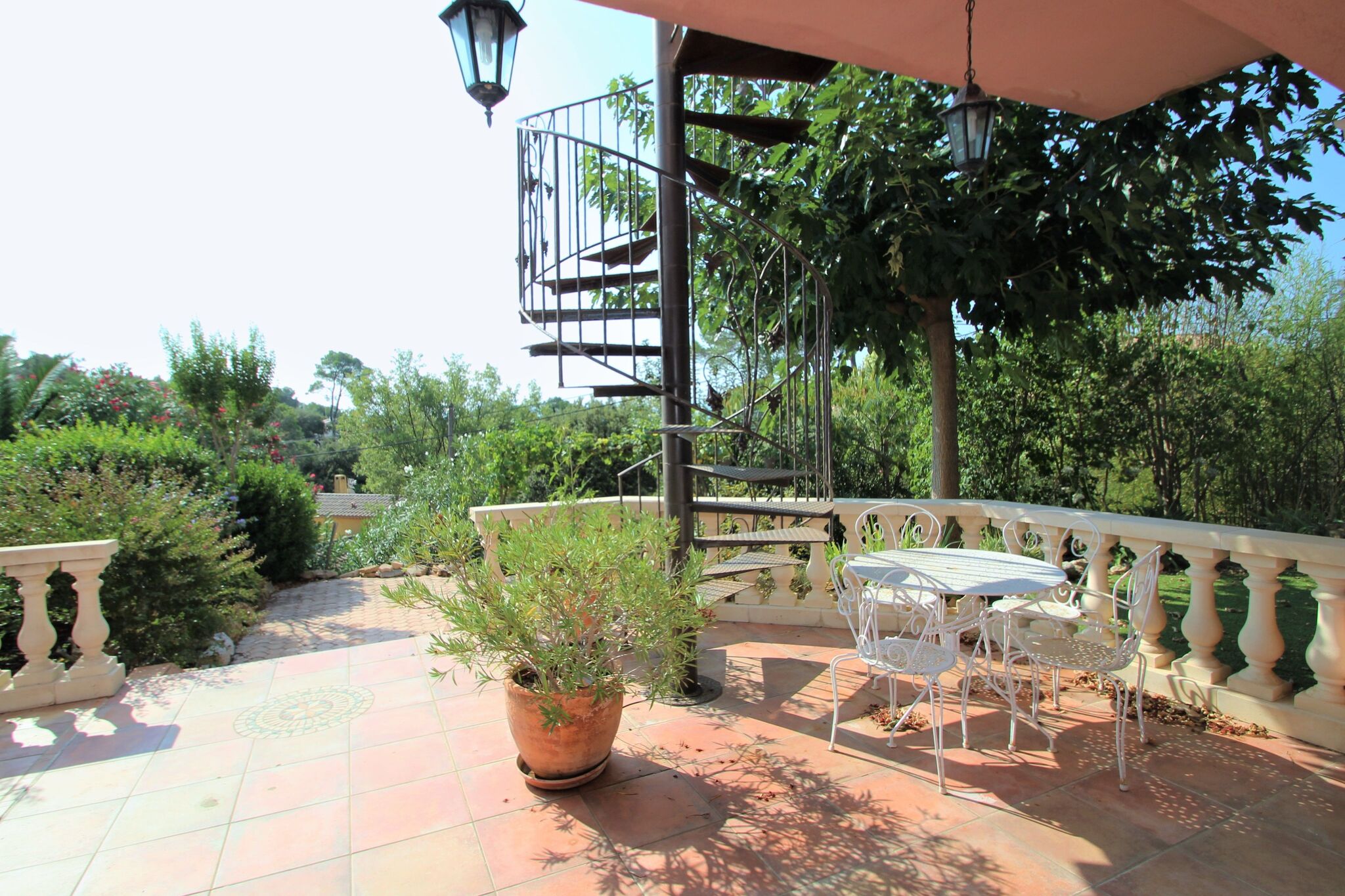 Pleasant holiday home in Lorgues with garden
