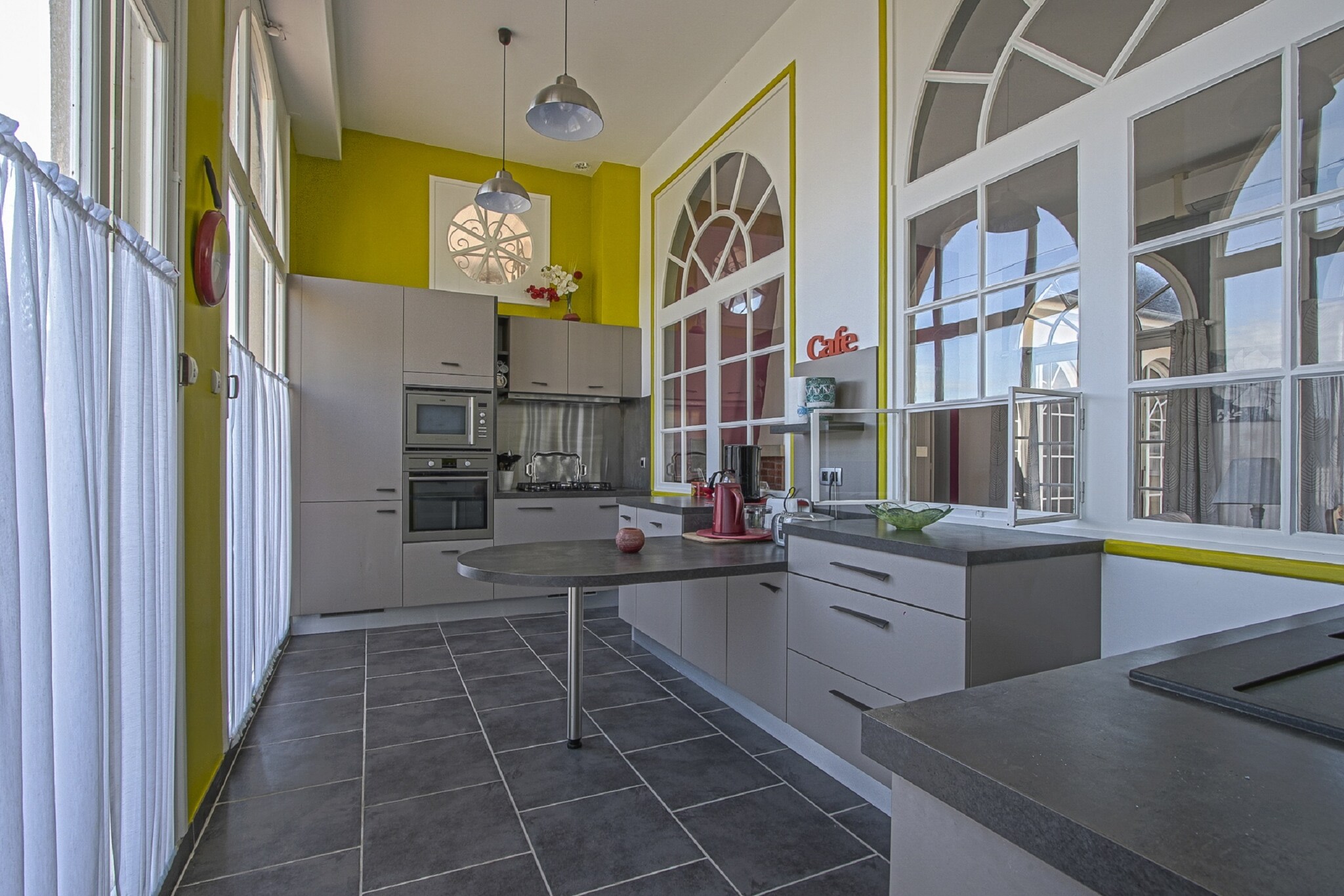 Ground floor: (Kitchen(electric kettle, toaster, cooker(electric), hood, coffee machine, oven, microwave, dishwasher, fridge-freezer, washing machine), Living/diningroom(TV(flatscreen, smart TV), dining table, fireplace, seating area), bedroom(double bed(140 x 190 cm)), bedroom(double sofa bed(140 x 190 cm)), bedroom(double bed(140 x 190 cm)), bathroom(shower, washbasin, washbasin, toilet))\n\npatio, terrace, garden, garden furniture, BBQ(charcoal), BBQ, parking