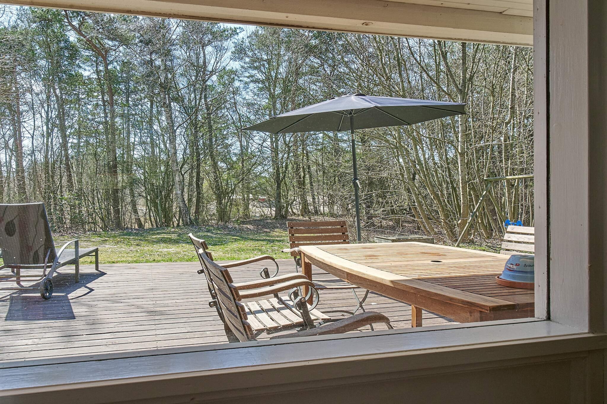 Een zonnig toevluchtsoord aan het strand - Binnen