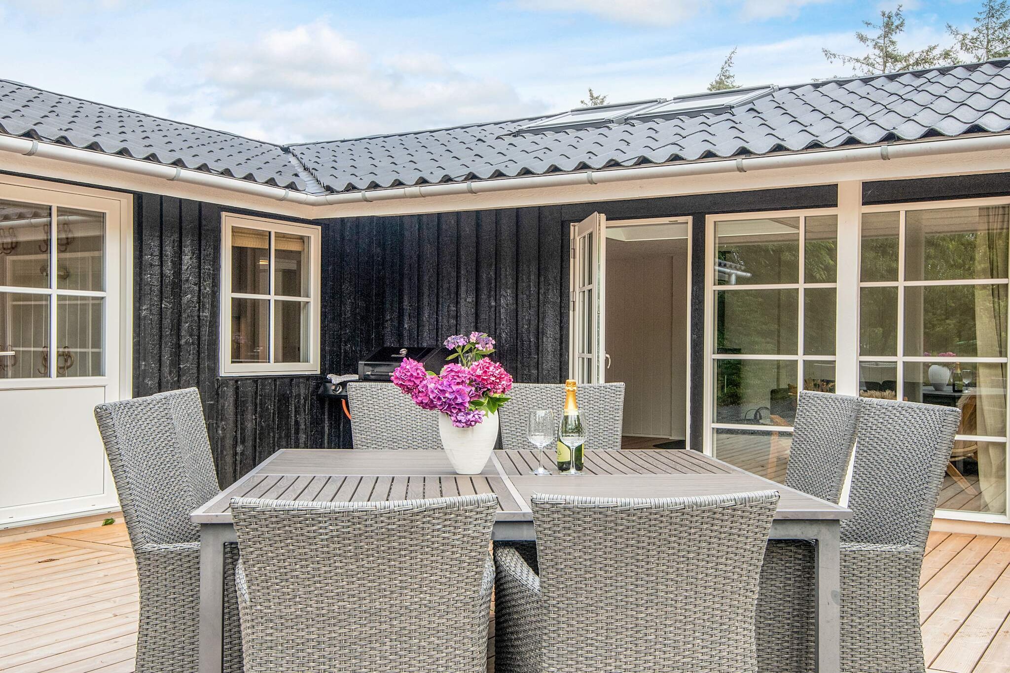 Renovated Retreat with Pool - By Traum Ferienwohnungen-View