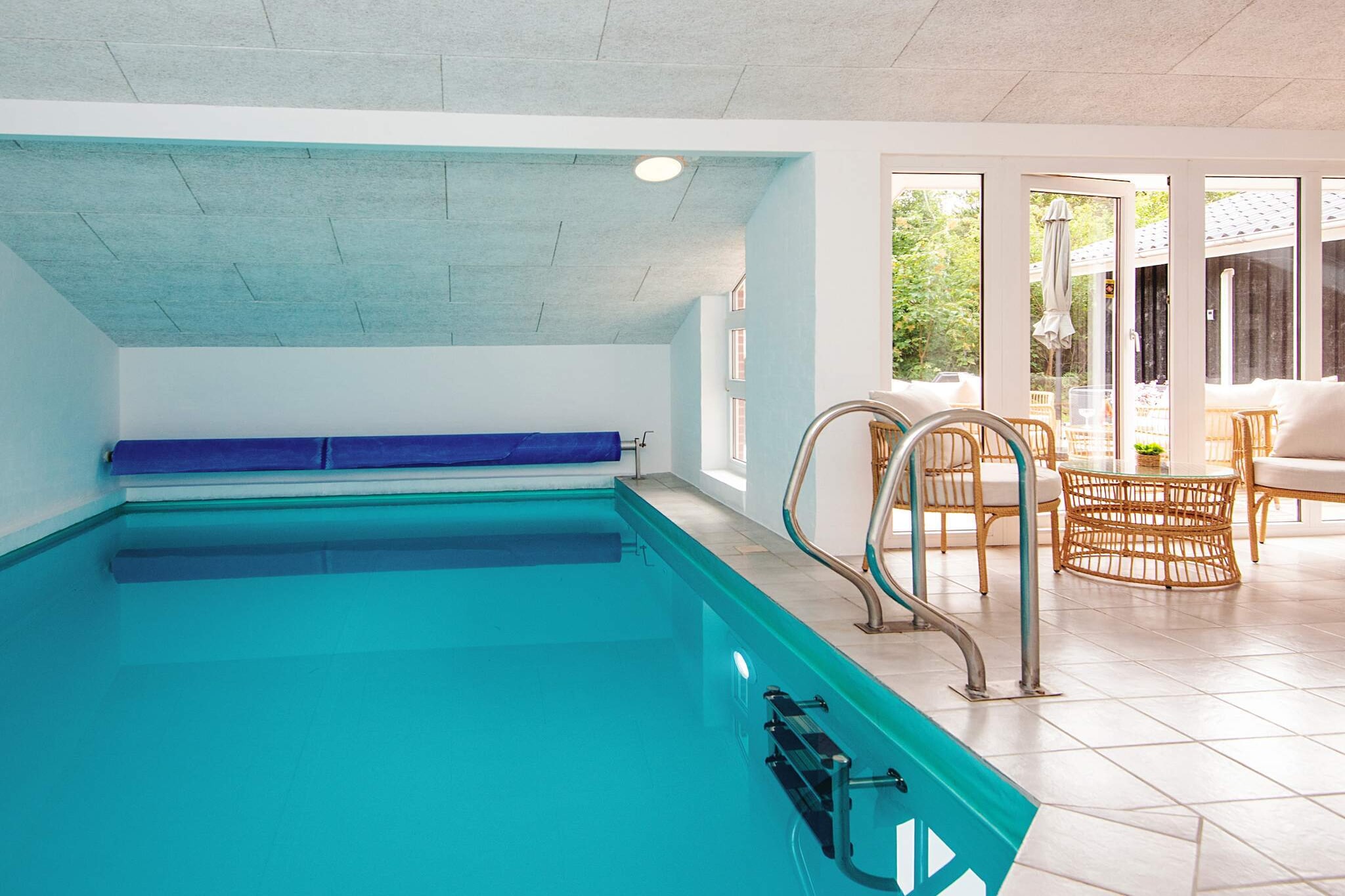 Retraite rénovée avec piscine - Piscine