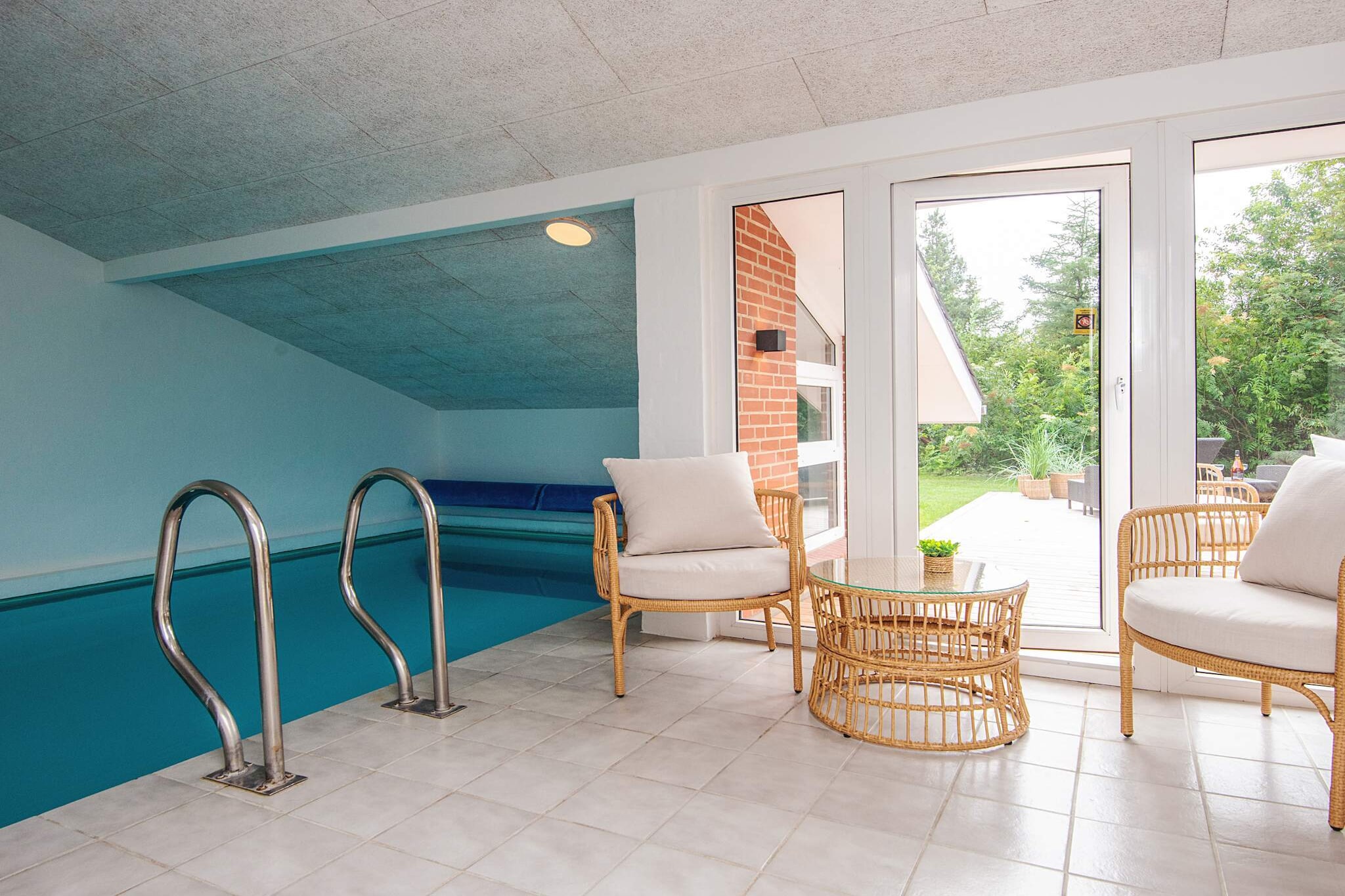 Retraite rénovée avec piscine - Piscine