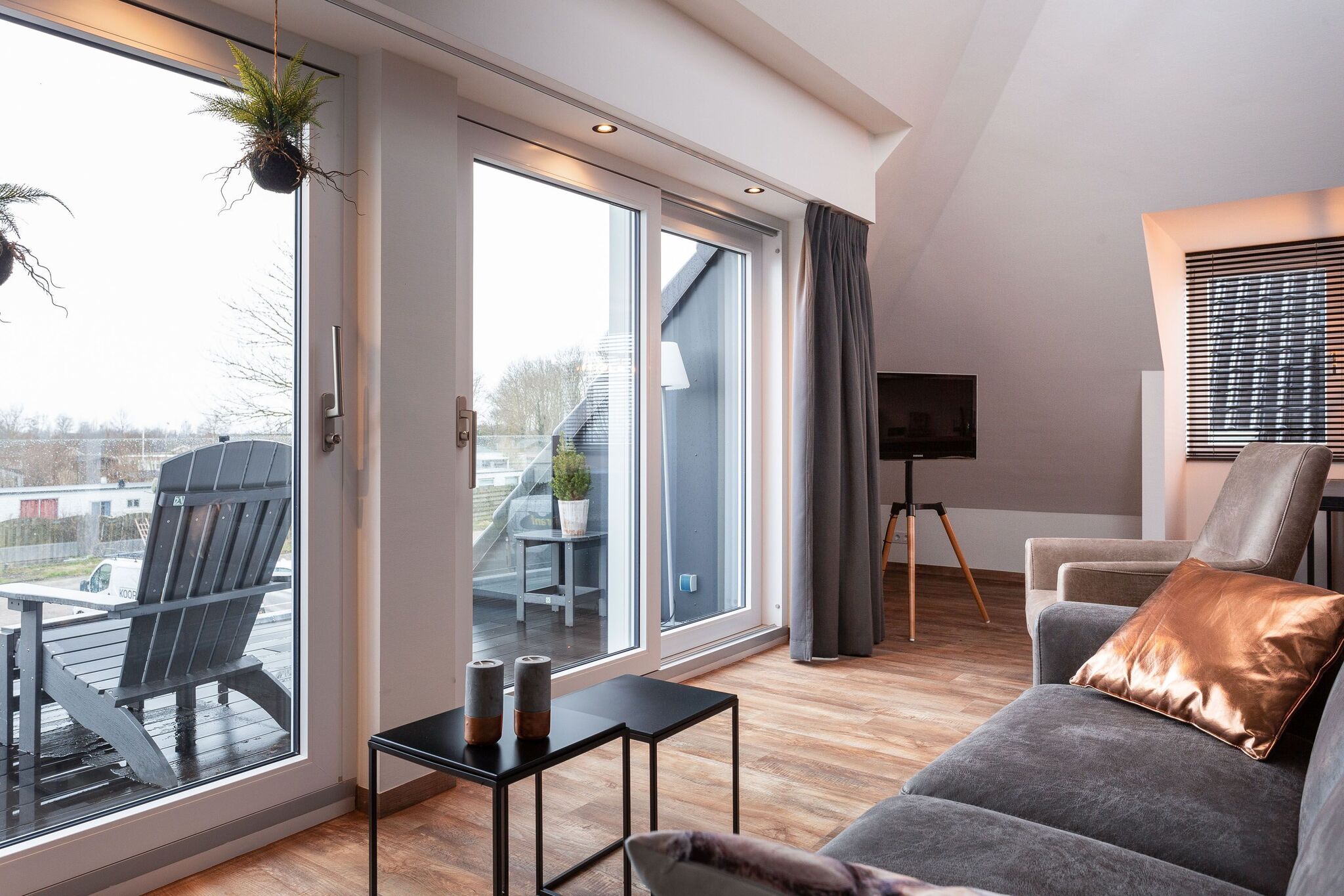 Modern appartement aan het Sneekermeer