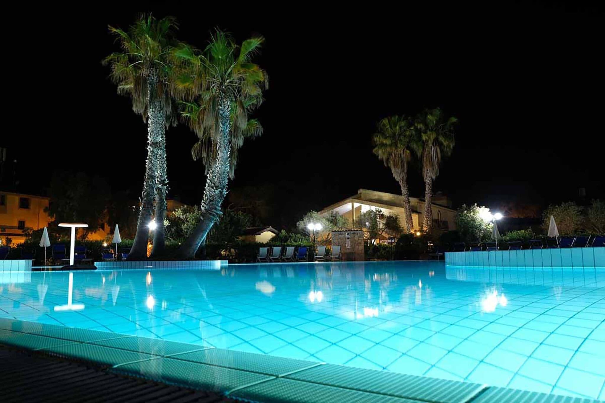 Petite villa en Sardaigne avec piscine et mer à distance de marche