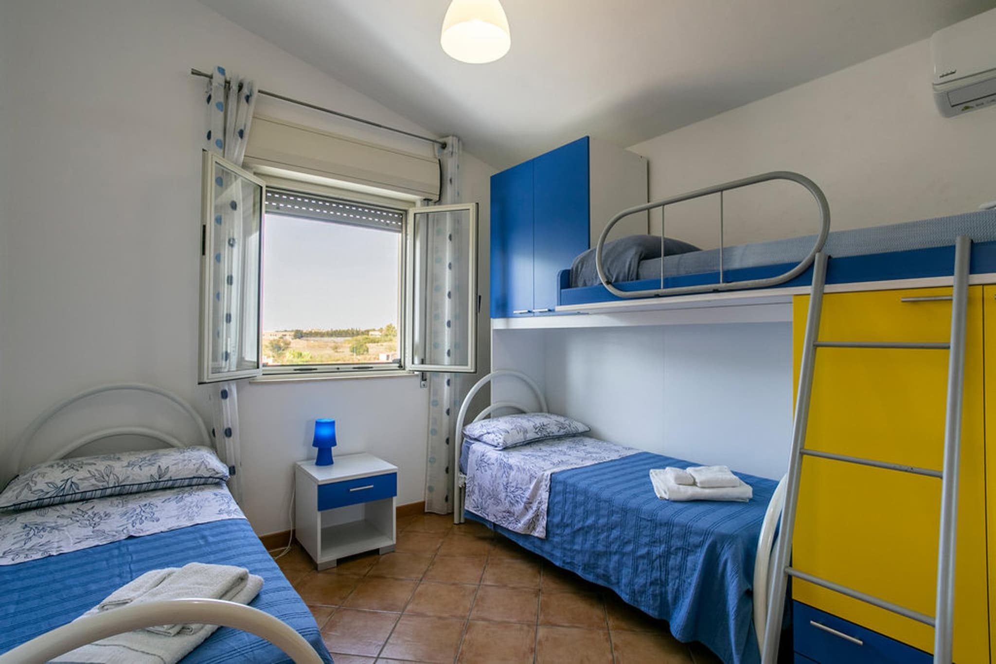 Appartamento 2 Villa Cavarra-Bedroom