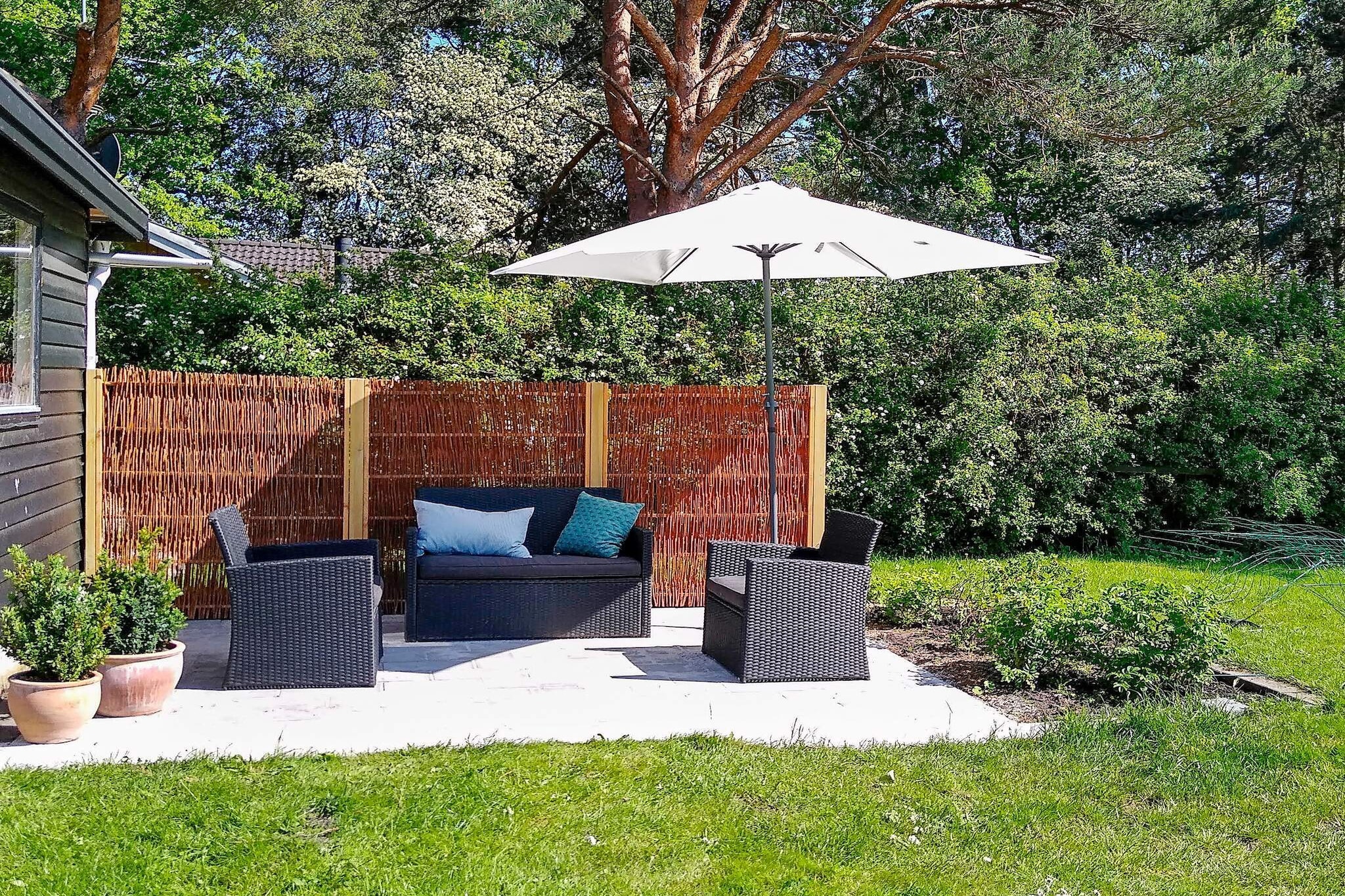 Annex: (double bed)\n\nKitchen(cooker(electric), hood, coffee machine, dishwasher, fridge-freezer), Living/bed room(TV, stereo unit), bedroom(double bed), bedroom(2x bunk bed), bathroom(floor heating)(washbasin, shower, toilet, washing machine), heating(electric), terrace, garden furniture, air to air heatpump
