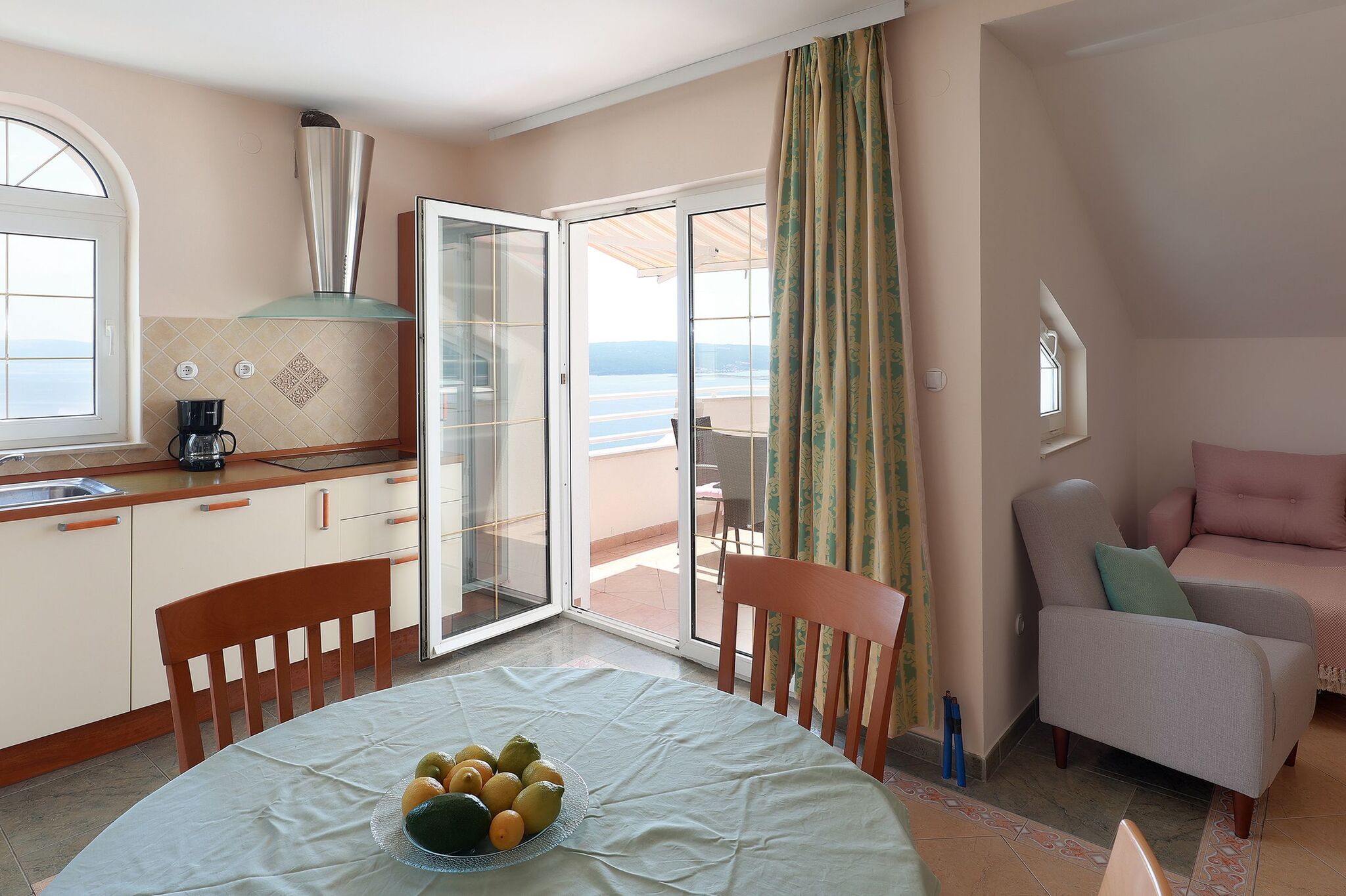 Appealing apartment in Dramalj with view
