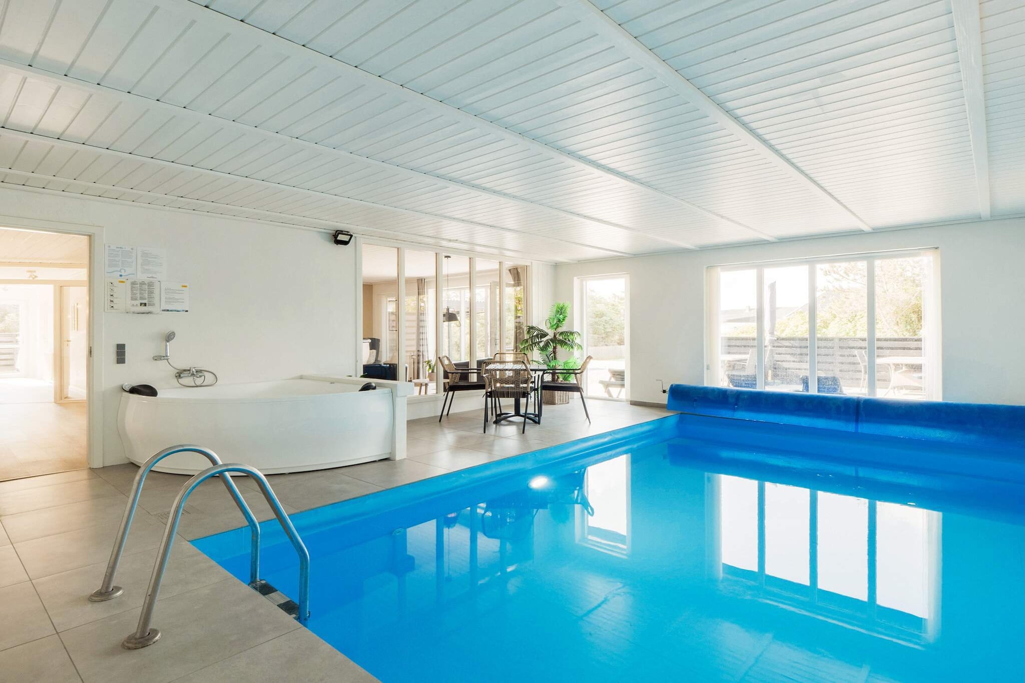 Gerenoveerd vakantiehuis met zwembad - Zwembad
