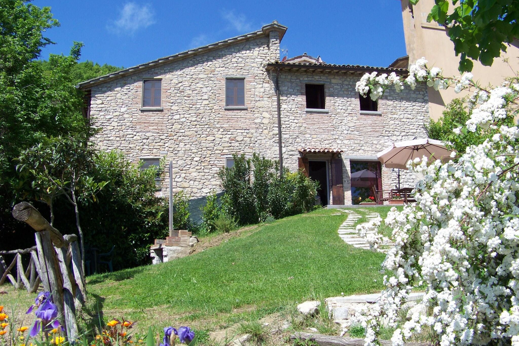 Maison de vacances pittoresque à Città di Castello avec piscine privée
