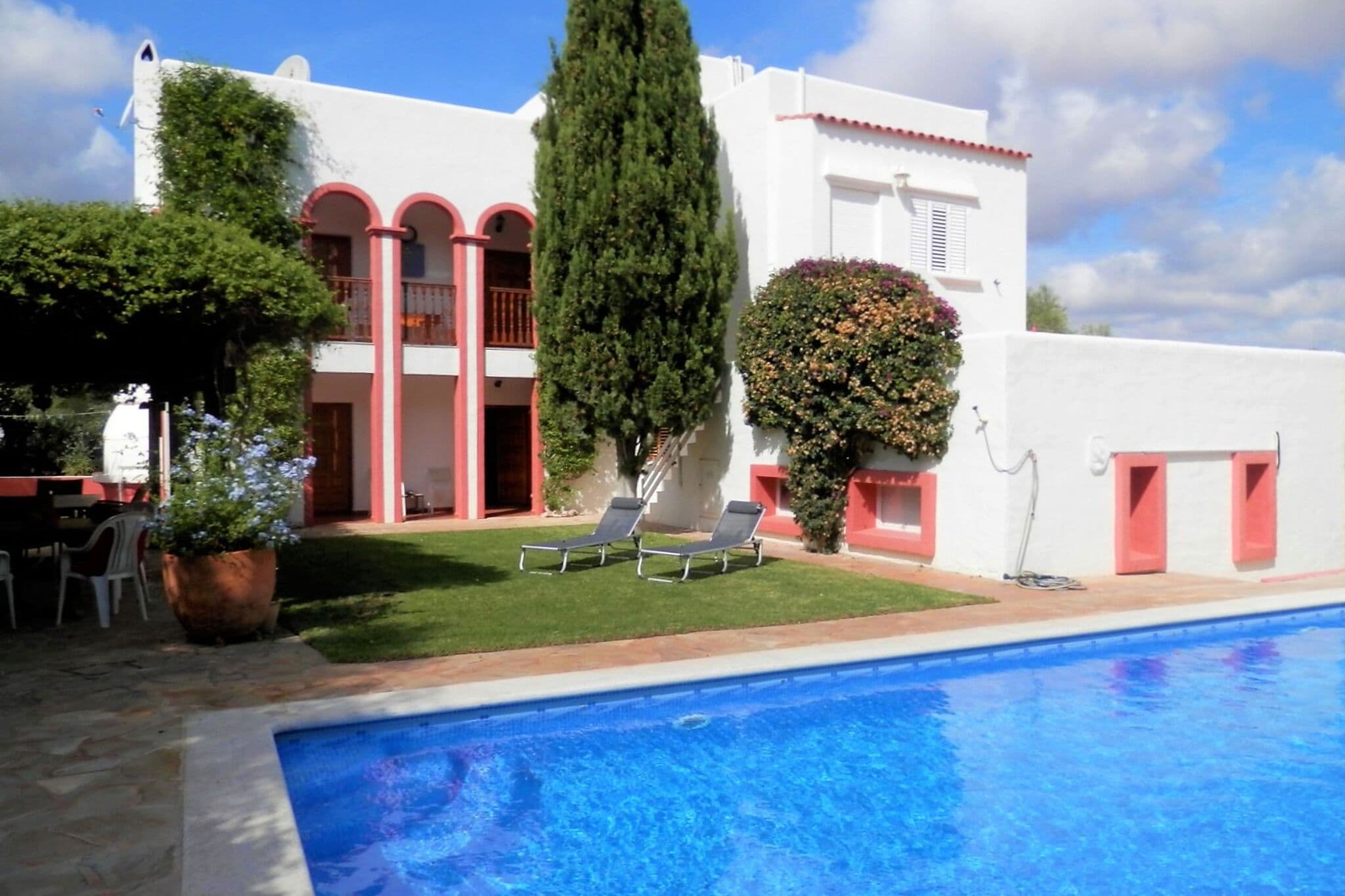 Exklusive Ibiza-Villa mit Garten und privatem Pool