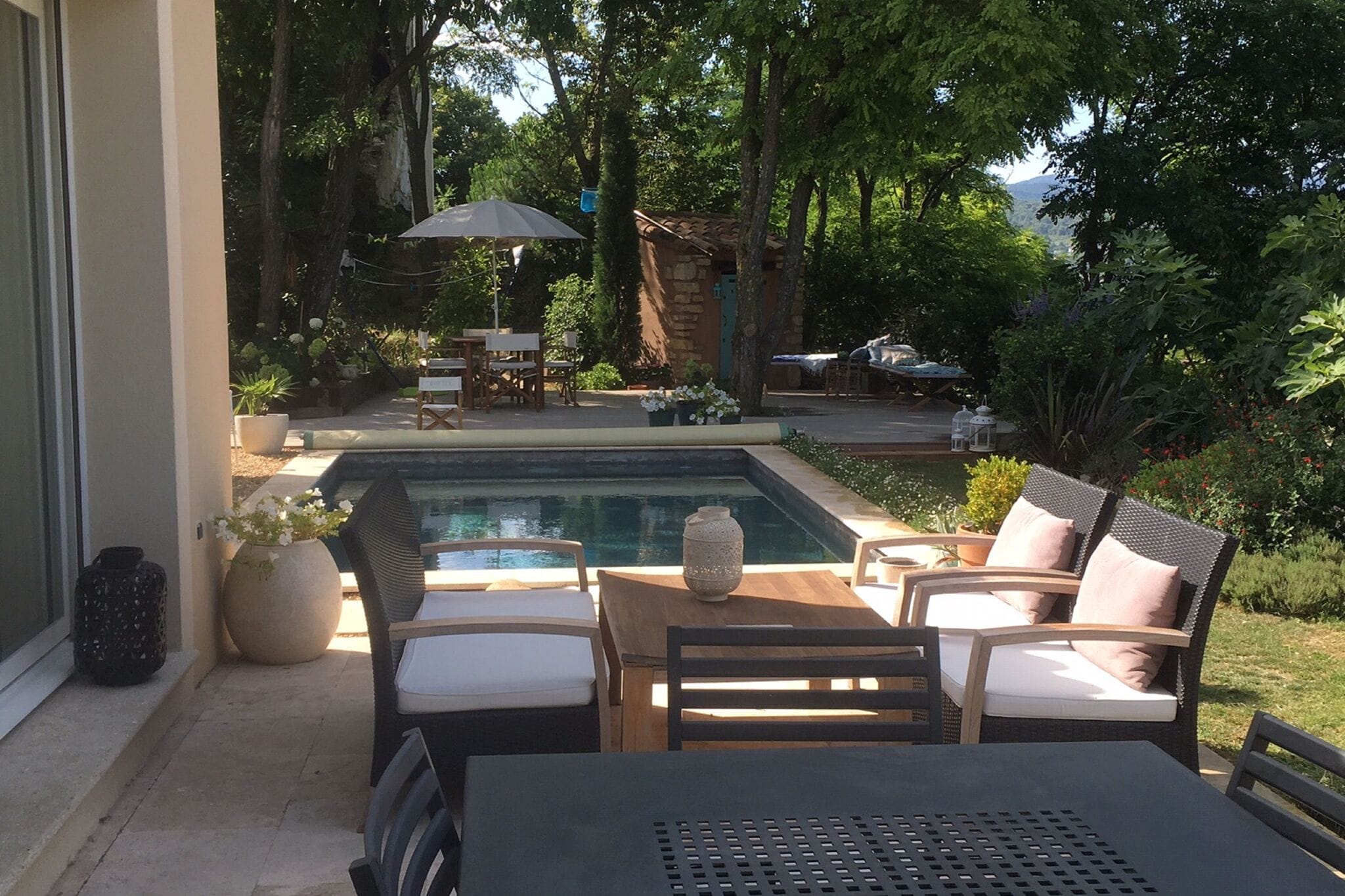 Scenic holiday home in Vaison-la-Romaine with garden