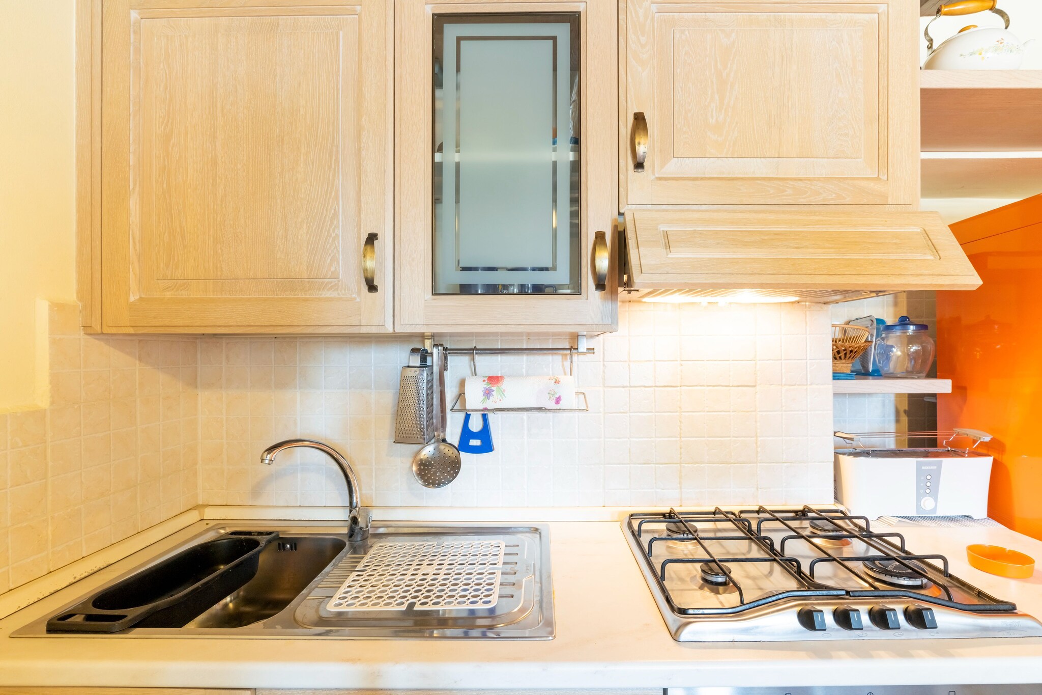 Ground floor: (Living room(TV, dining table, seating area), Living room(TV, dining table, fireplace, seating area), Kitchen(fireplace, electric kettle, toaster, coffee machine, oven, fridge-freezer), Kitchen(electric kettle, toaster, espresso machine, oven, fridge-freezer), bathroom(shower, washbasin, toilet, bidet), bathroom(shower, washbasin, toilet, bidet))\n\nOn the 1st floor: (bedroom(double bed, air conditioning), bedroom(double bed), bedroom(double bed or 2 single beds, air conditioning), bedroom(double bed or 2 single beds, air conditioning), bedroom(double bed or 2 single beds, air conditioning), bathroom(shower, washbasin, toilet, bidet, hairdryer), bathroom(shower, washbasin, toilet, bidet, balcony or terrace, hairdryer))\n\nwashing room(washbasin, washing machine, ironing board, iron), dining table, garden, sun loungers, BBQ, parking lot(public)