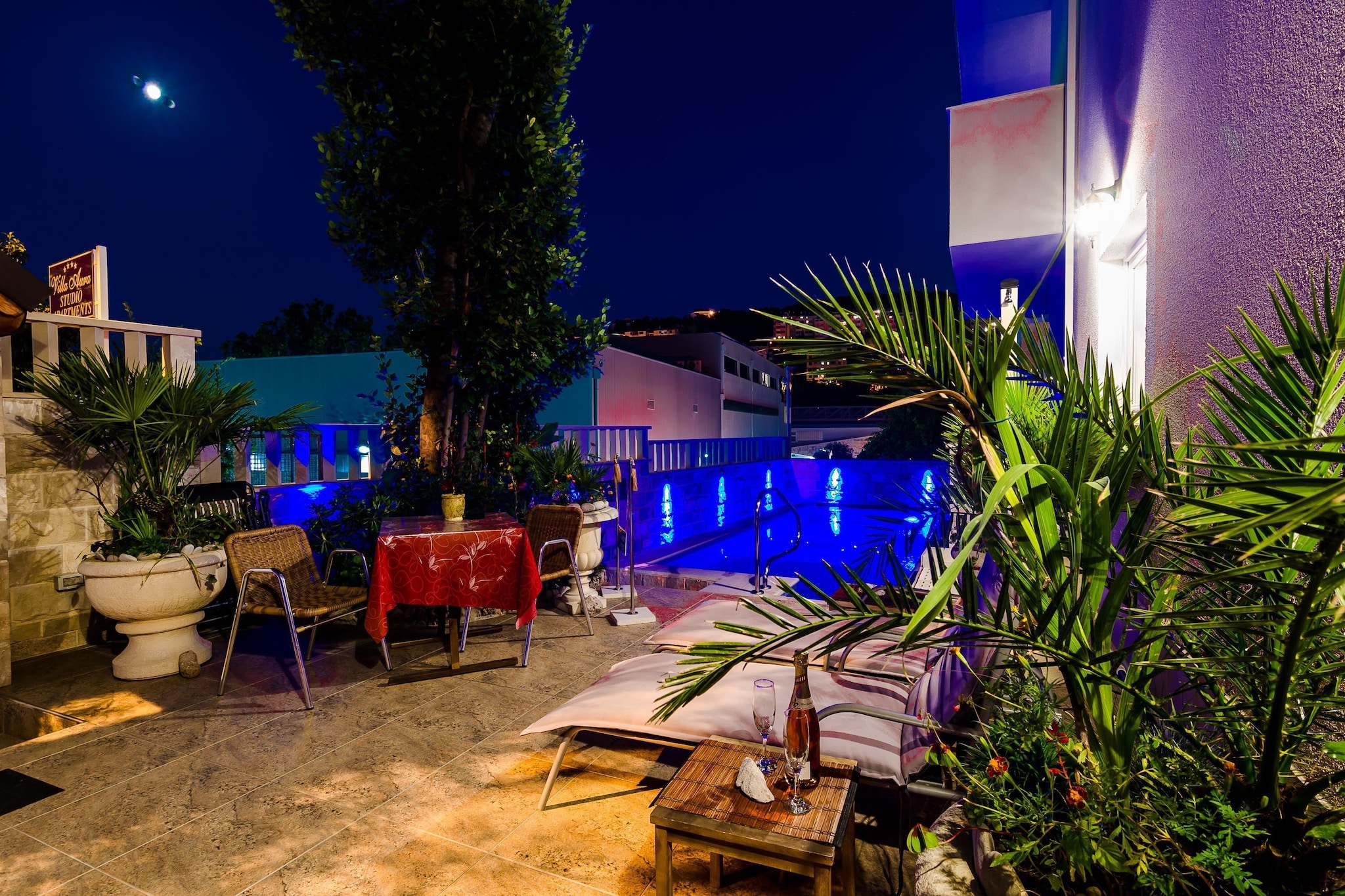Apartments Aura - Comfort Studio Apartment 1 with shared swimming pool-Buitenlucht