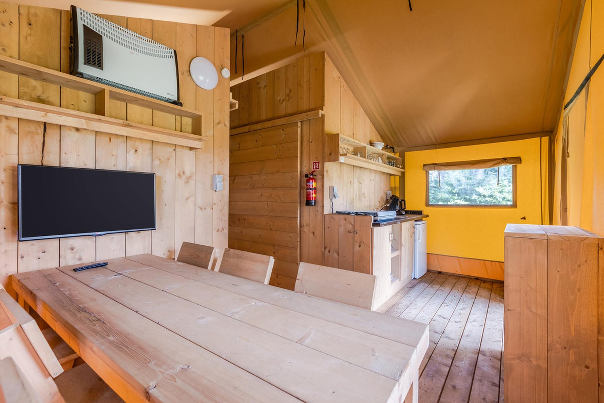Vakantiepark de Katjeskelder 22 - Eetkamer
