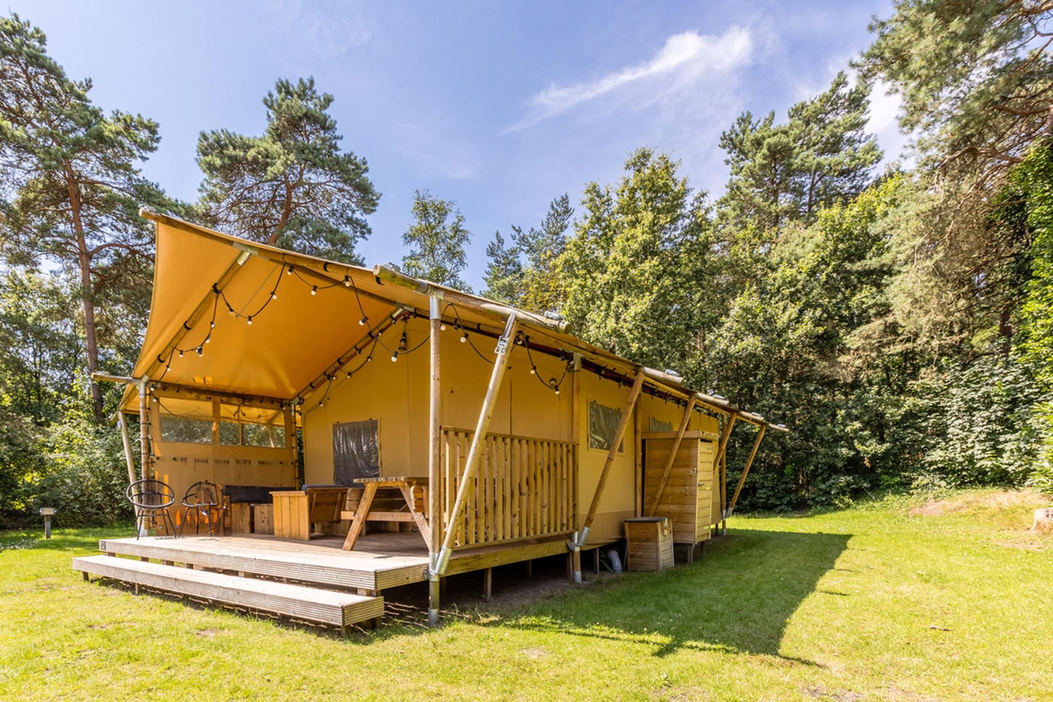 Vakantiepark de Katjeskelder 22 - Buitenkant zomer