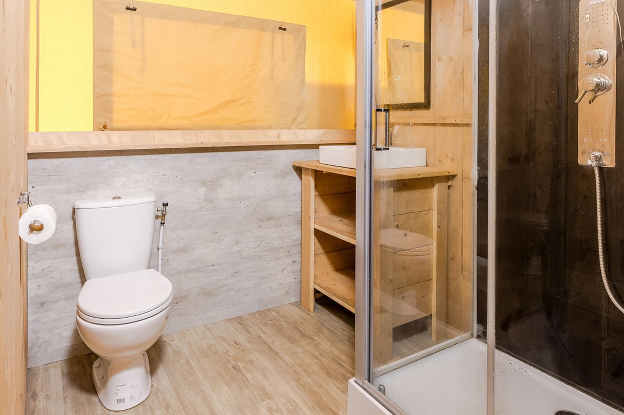 Vakantiepark de Katjeskelder 22 - Badkamer
