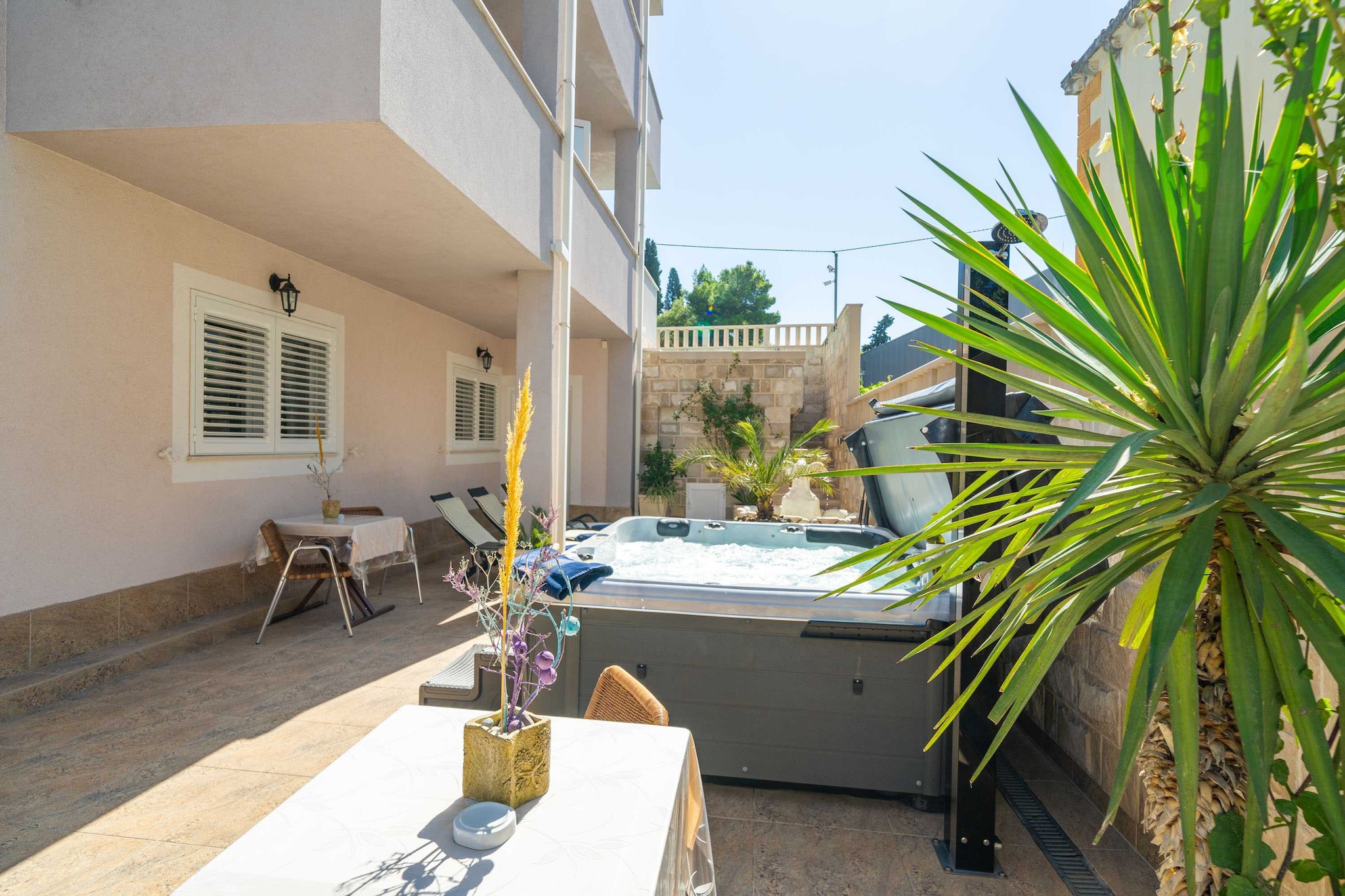 Apartments Aura - Comfort Studio Apartment 6 with shared swimming pool-Spa