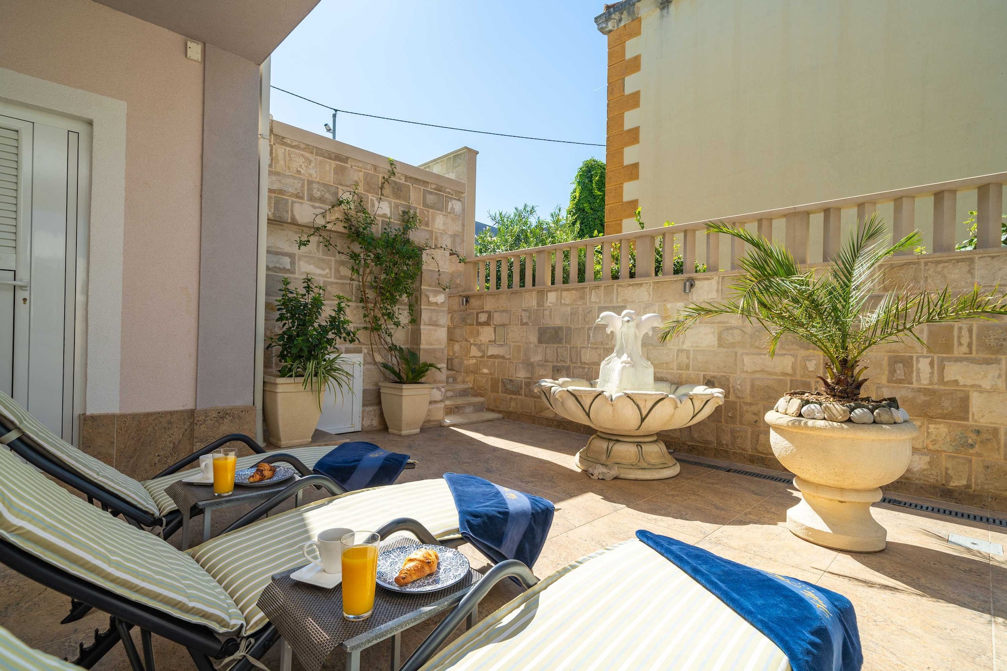 Apartments Aura - Comfort Studio Apartment 3 with shared swimming pool-Buitenlucht