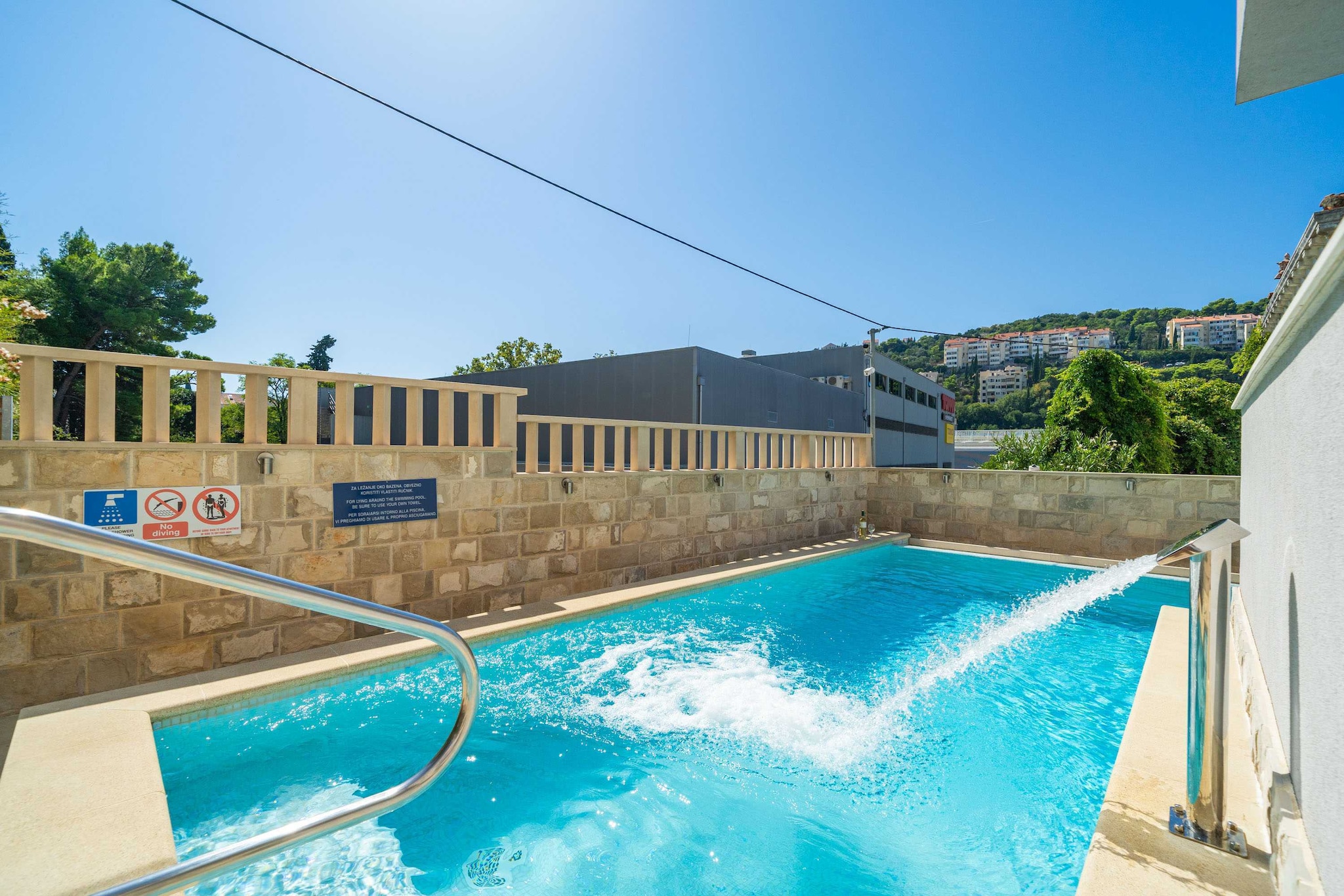 Apartments Aura - Comfort Studio Apartment 5 with shared swimming pool-Zwembad