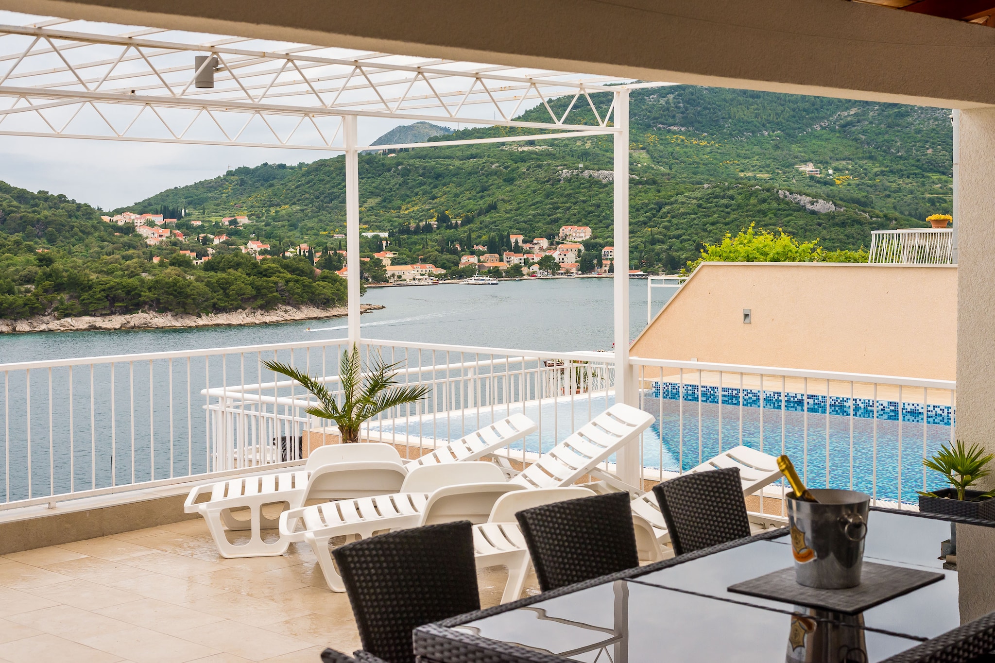 Apartment Franceska -Two-Bedroom Apartment with Terrace and Sea View-Terrasse