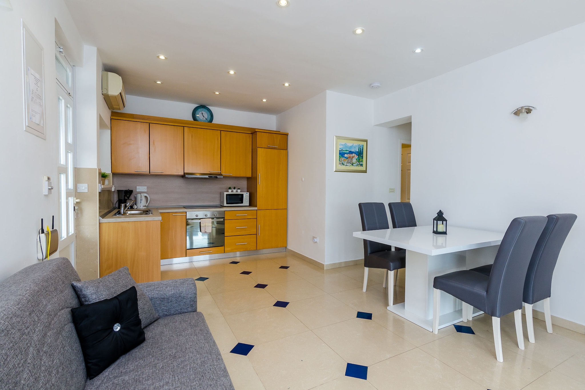 Apartment Franceska -Two-Bedroom Apartment with Terrace and Sea View-Cuisine