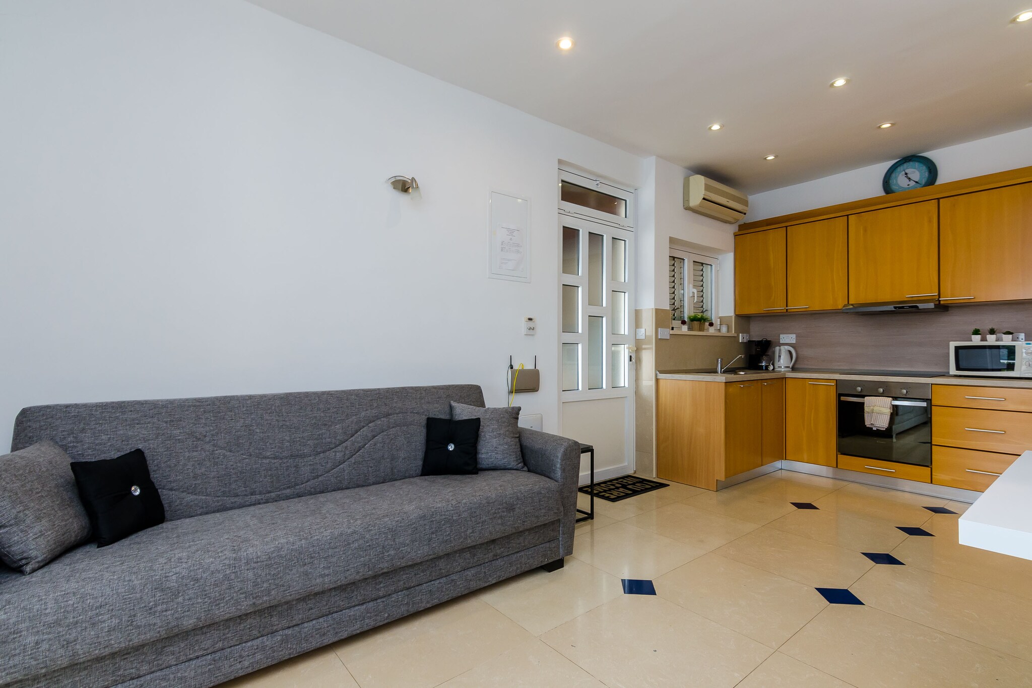 Apartment Franceska -Two-Bedroom Apartment with Terrace and Sea View-Salon