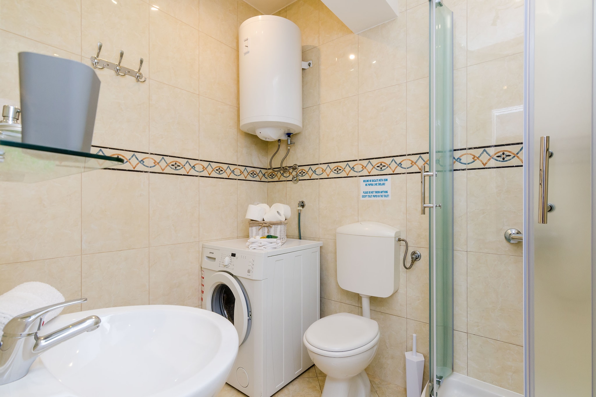Apartment Franceska -Two-Bedroom Apartment with Terrace and Sea View-Salle de bain
