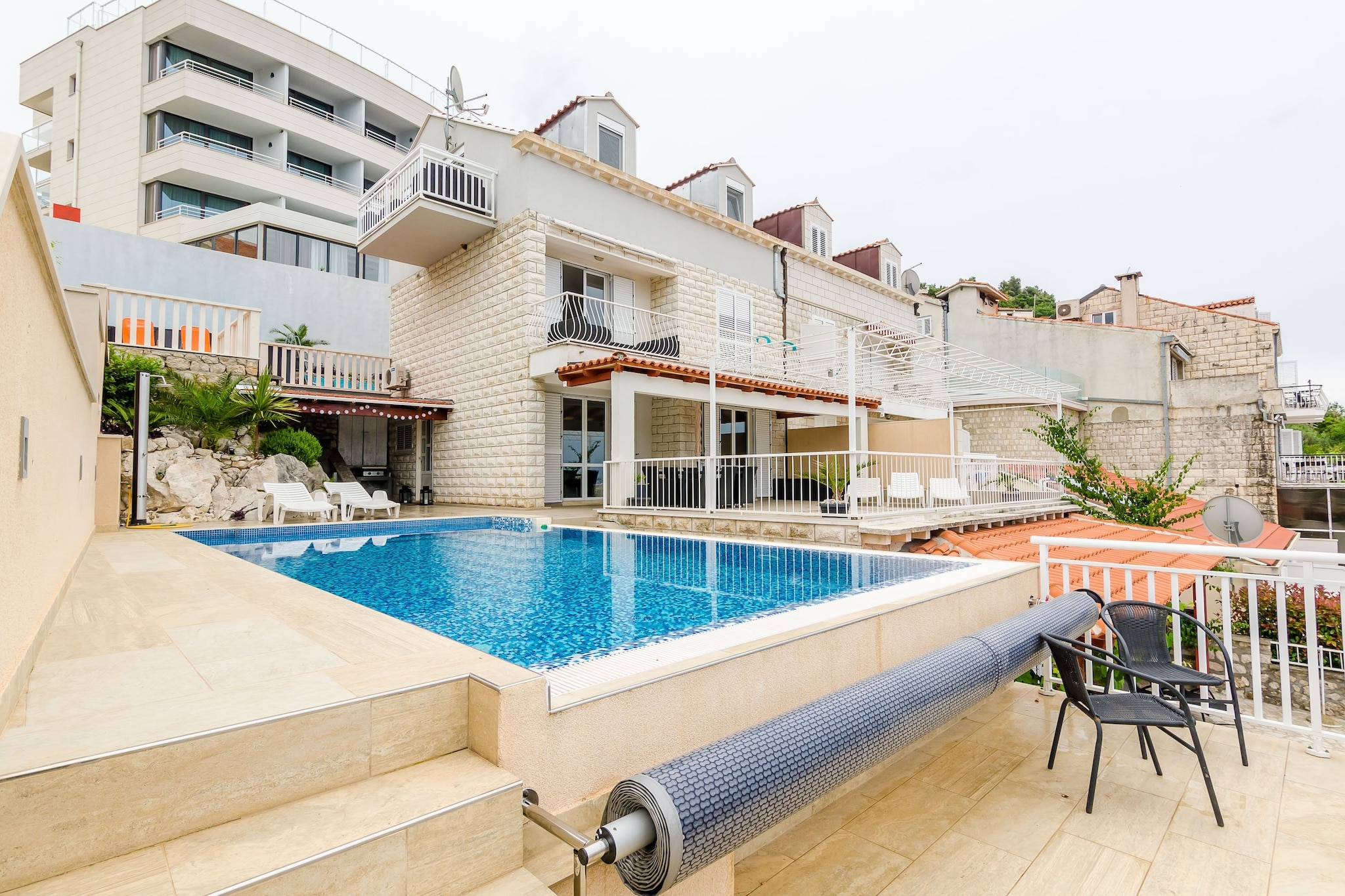 Apartment Franceska -Two-Bedroom Apartment with Terrace and Sea View-Piscine