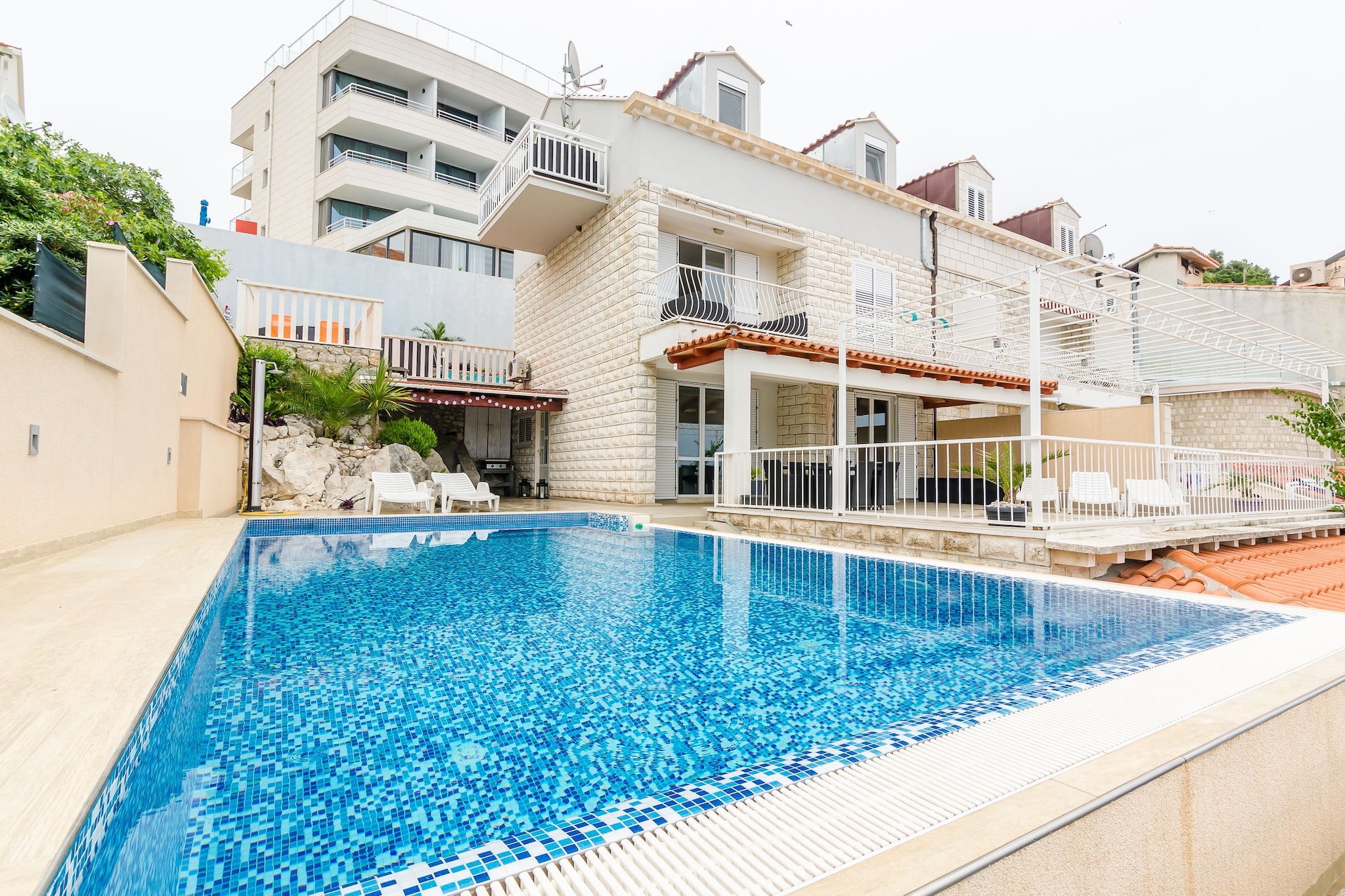 Apartment Franceska -Two-Bedroom Apartment with Terrace and Sea View-Piscine