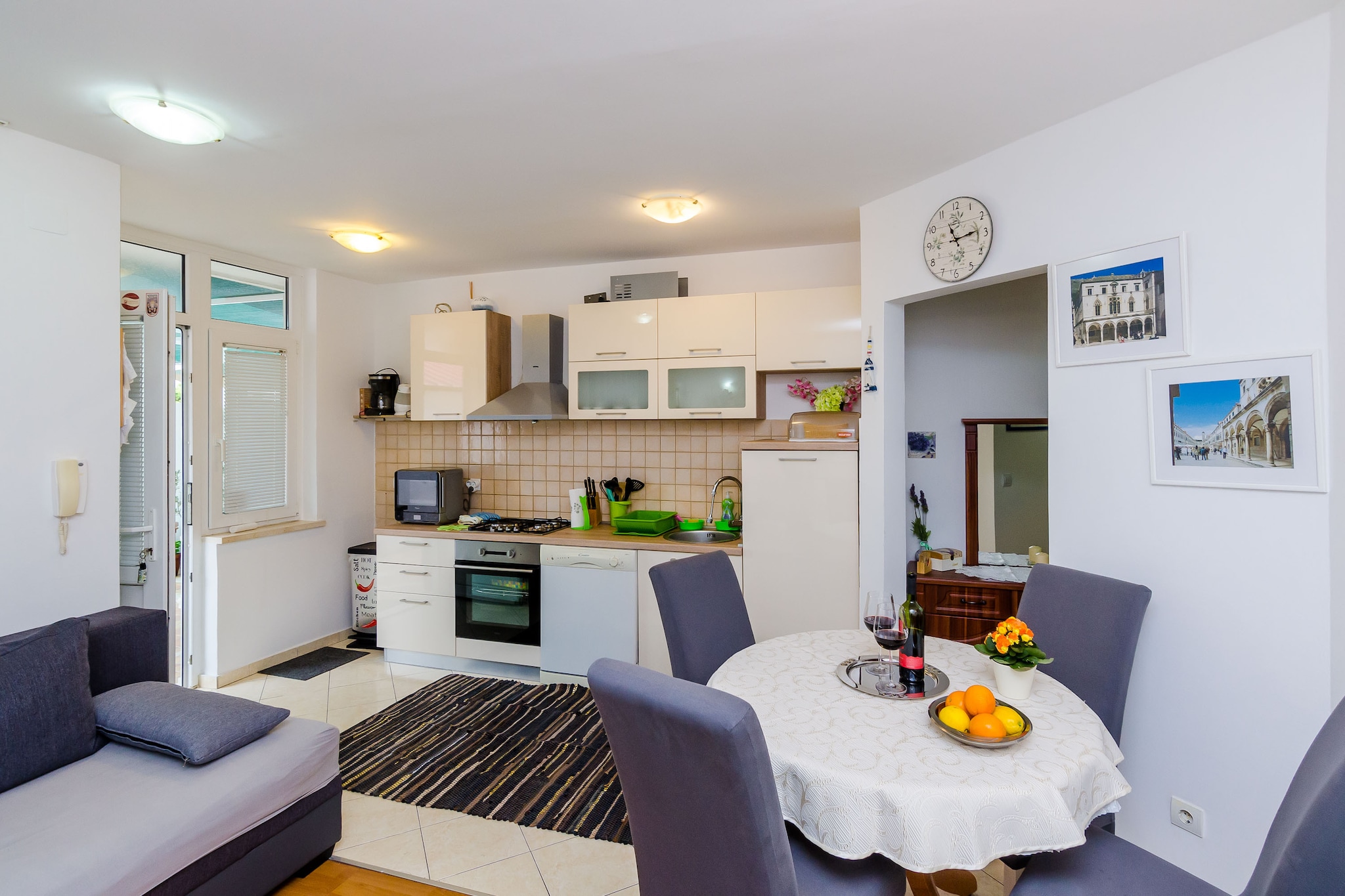 Apartments Captain - Superior One Bedroom Apartment with Terrace (4 Adults)-Eetkamer