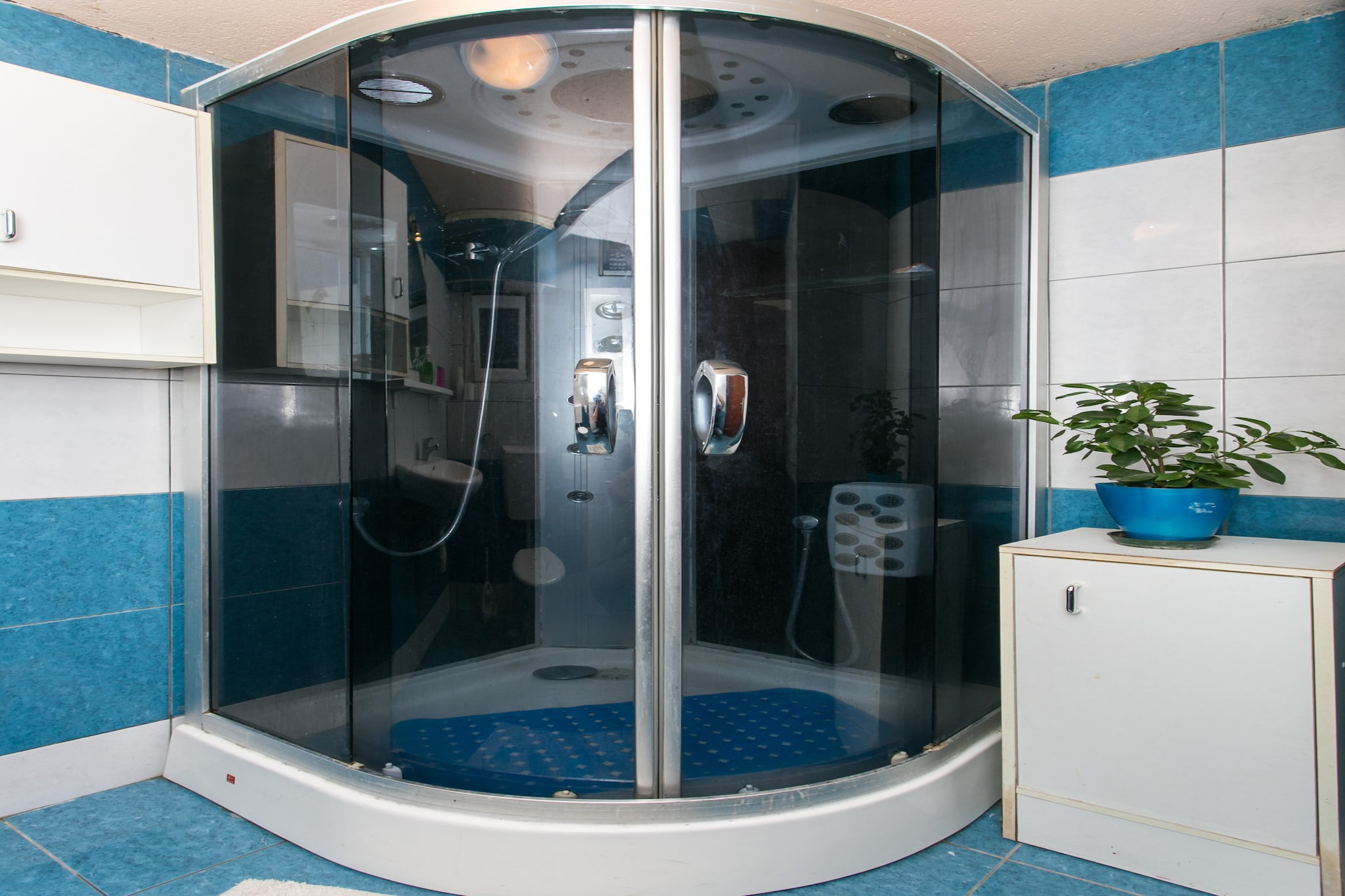 Guest House Barbara features a spacious terrace with panoramic views of Gruž Bay and stone outdoor fireplace.
Free private parking is available, reservation is required.
This two bedroom apartment features free Wi-Fi, air conditioning and LCD TV. Living room includes a sofa. Kitchen is fully equipped and comes with dining area. The apartment has a private bathroom.
The nearest bus line to the city center stops just few meters from Guest House Barbara. Grocery store can be found within 200 m and closest beach is 2 km away from the property.
Dubrovnik’ Main Port is 800 m away.
Dubrovnik Airport is 20 km from Barbara Guest House.