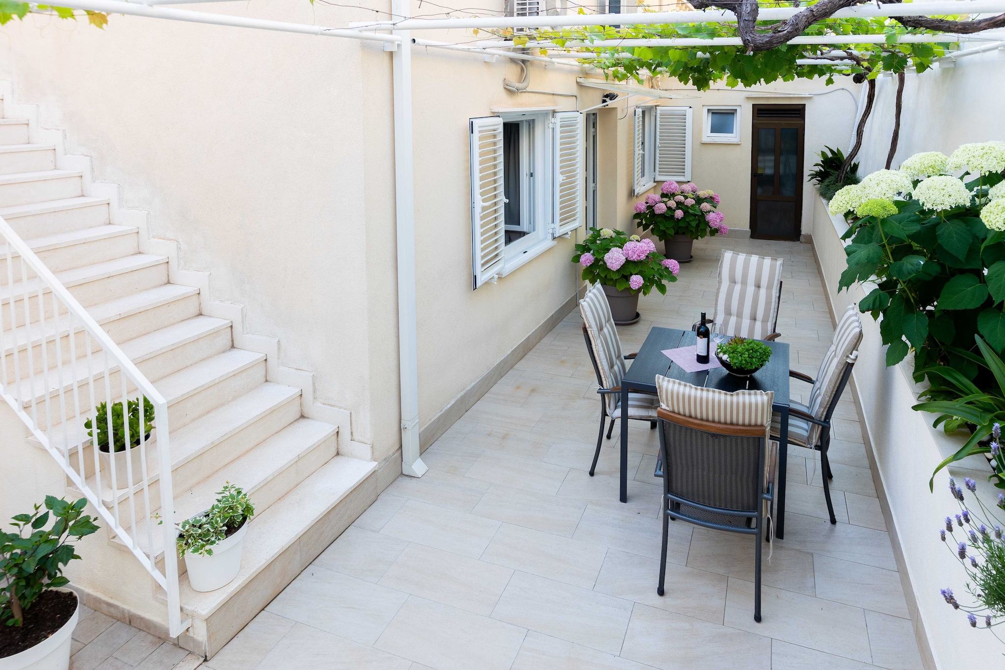 Rooms Batina- Standard Double Room-2 - Terrasse