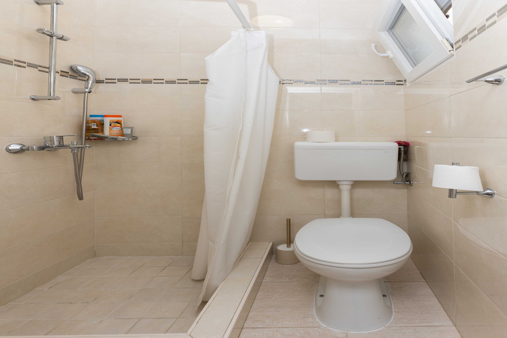 Rooms Batina- Standard Double Room-2 - Badezimmer