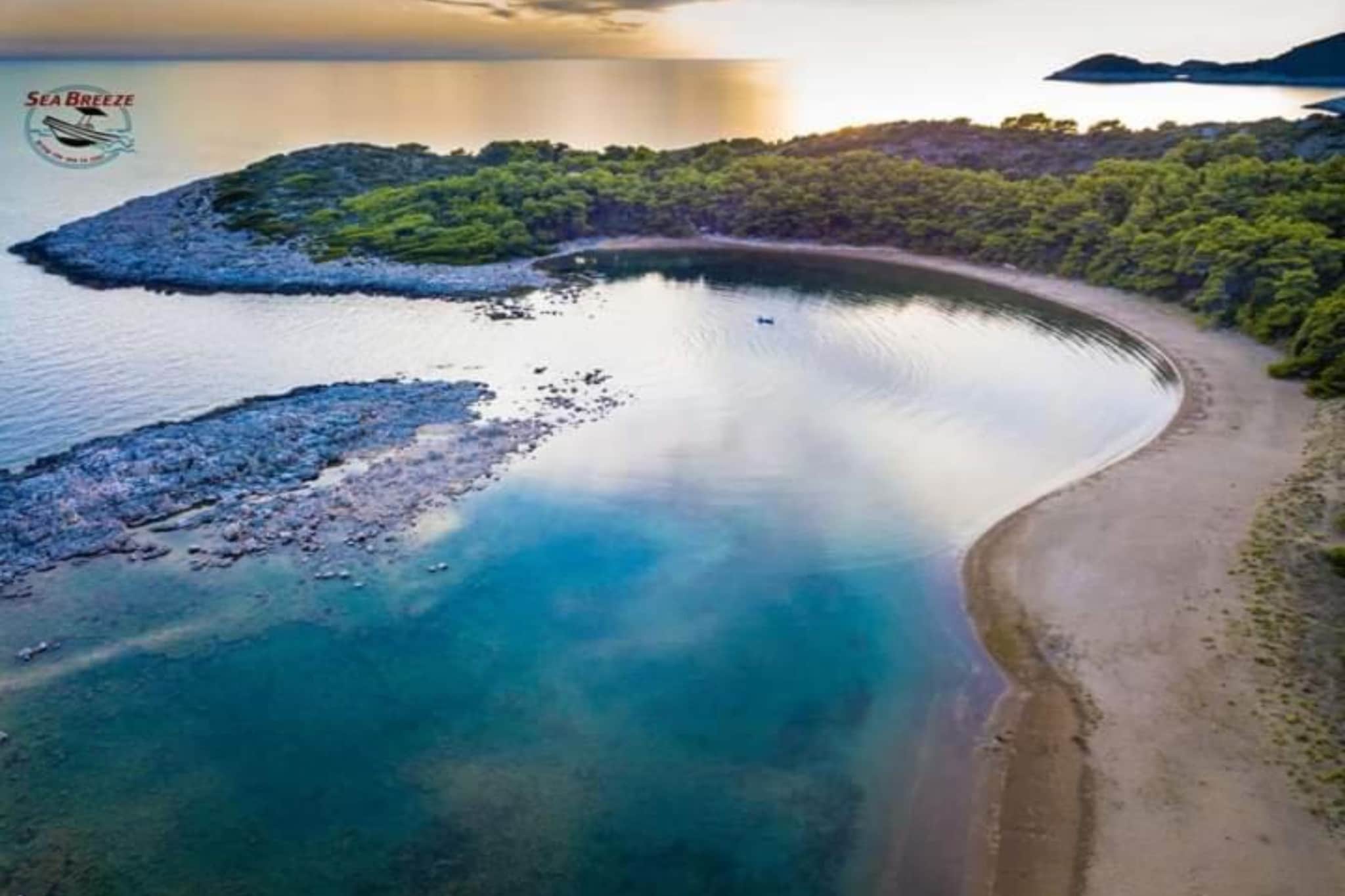 Apartments Franka Saplunara-Twin Room with Terrace and Sea view  No1-Ambiente