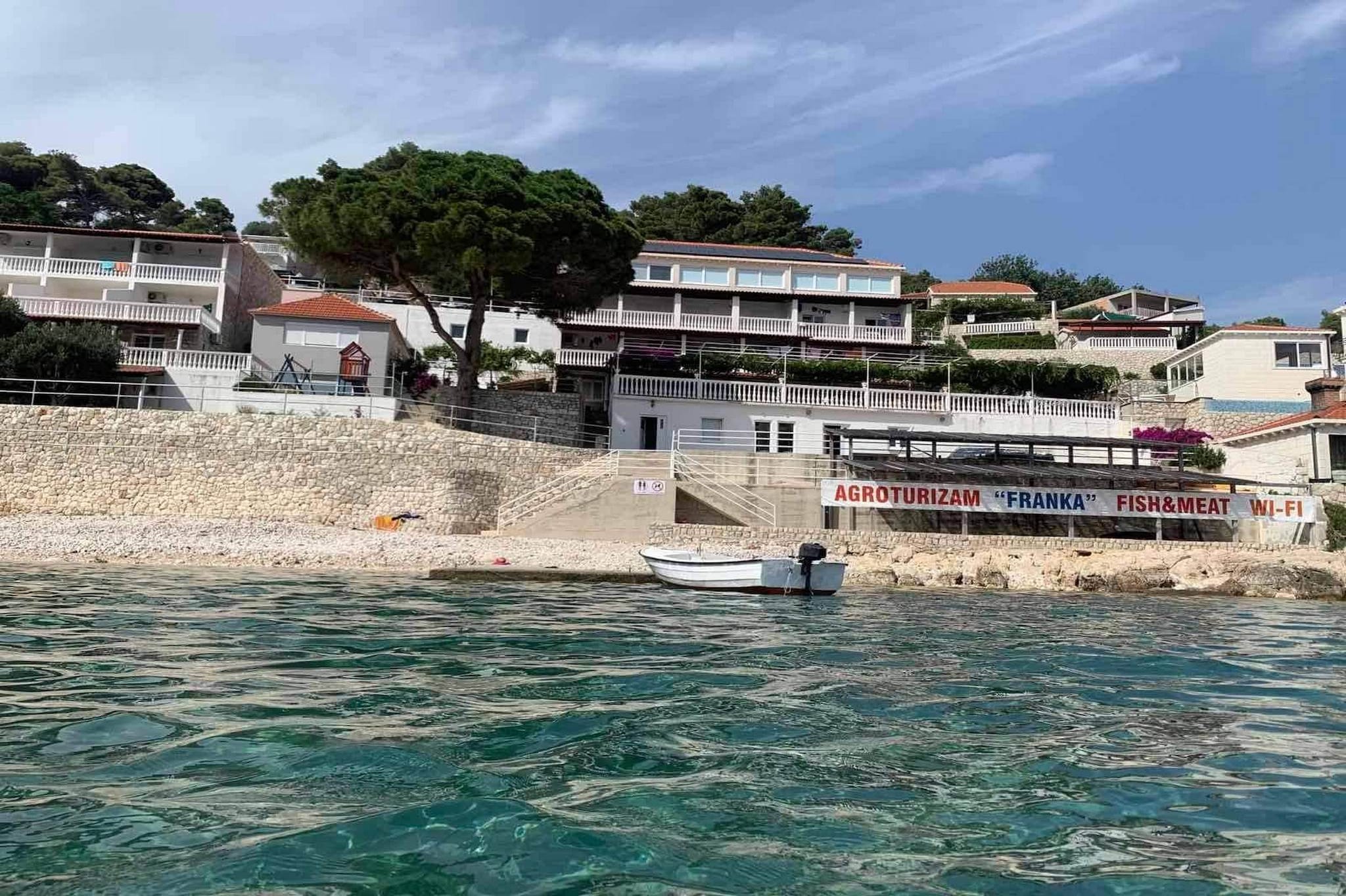 Apartments Franka Saplunara-Triple Room with Terrace and Sea View  No1-Ambiance