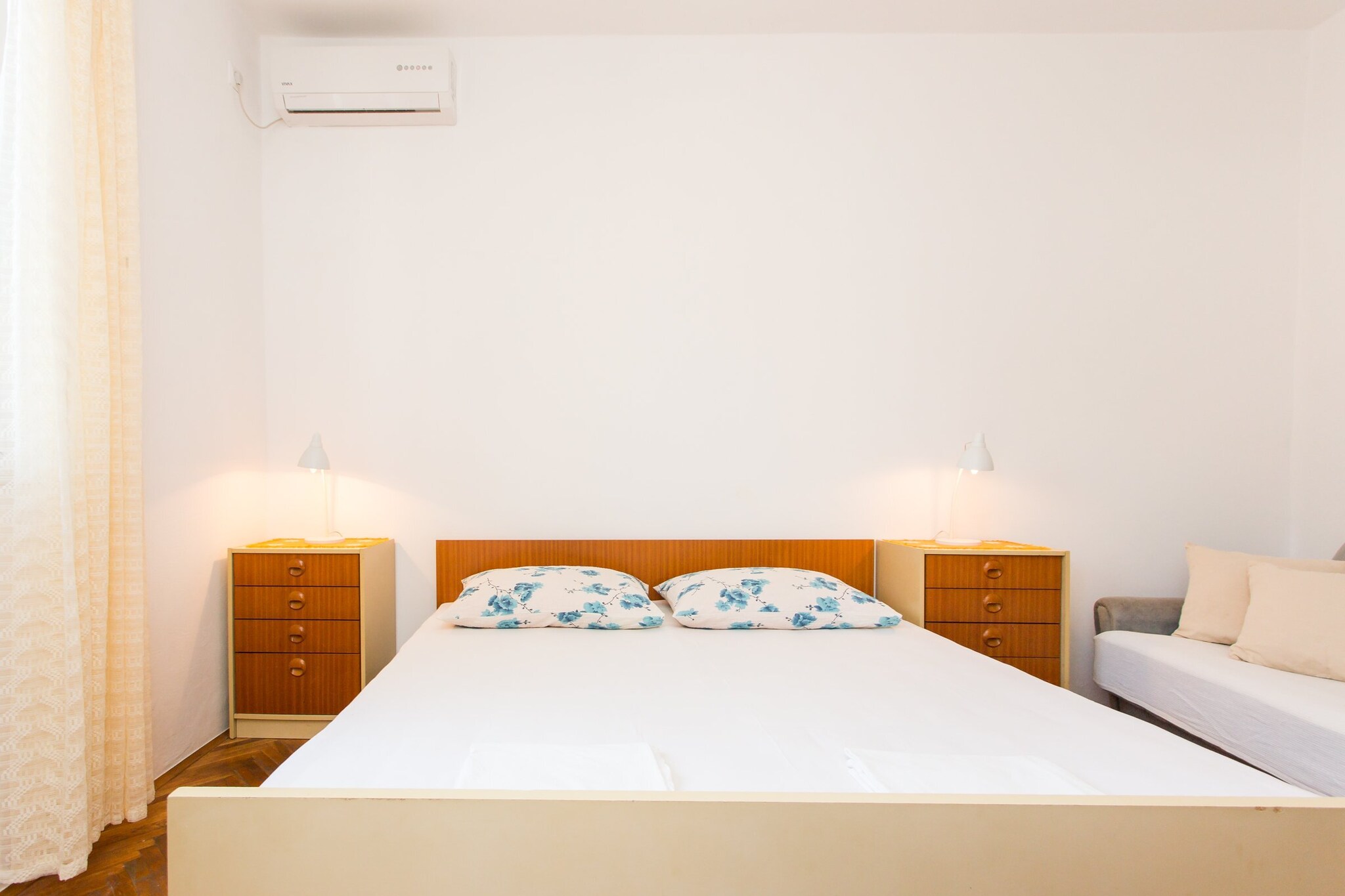 Located 1.5 km from the UNESCO-listed Dubrovnik's Old Town, Guest House Ljubica offers five accommodation unites.
Luggage storage before check in is available.
This double room with private external bathroom can accommodate up to two persons.
It features free WiFi, air-conditioning and a closet. Bathroom comes with shower.
Guests also have access to shared terrace.
The part of the town, where this apartment is located, is very popular because everything you may need is near the accommodation. Nearest bus stop is 5 minutes away with regular lines to other parts of the city. Guests can reach Old Town in less then 10 minute drive.
Closest supermarket can be found 200 meters from the property. The beach is 500 m away.
The bus terminal and Gruž harbour can be reached within 1.5 km. Dubrovnik Airport is 20 km away from the property.