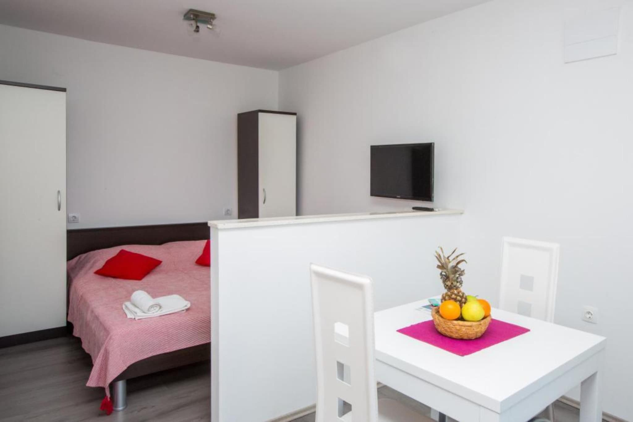 Villa Roza - Studio Apartment with Balcony