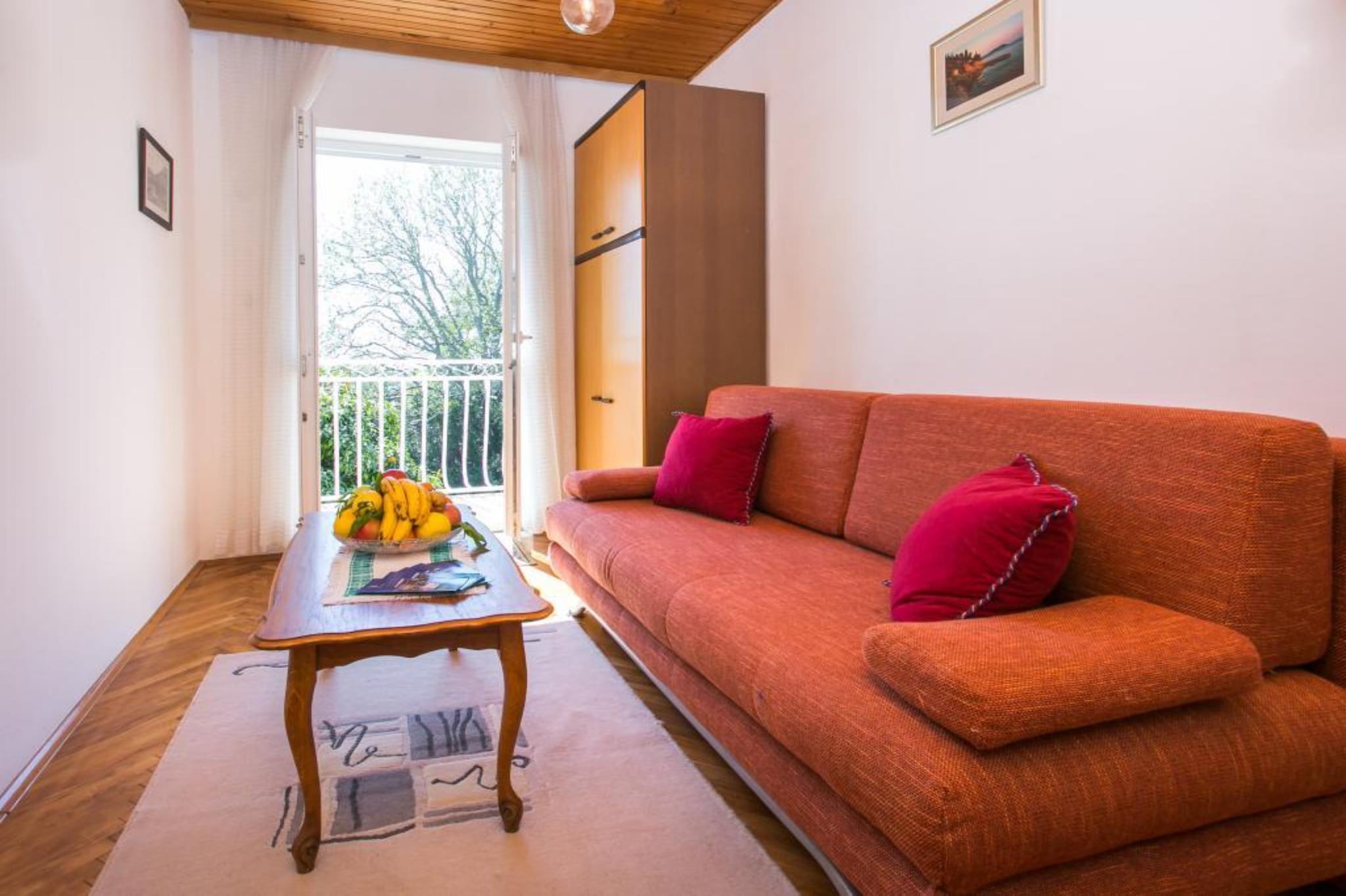 Apartments Anka - One-Bedroom Apartment with Balcony and Sea View-Woonkamer