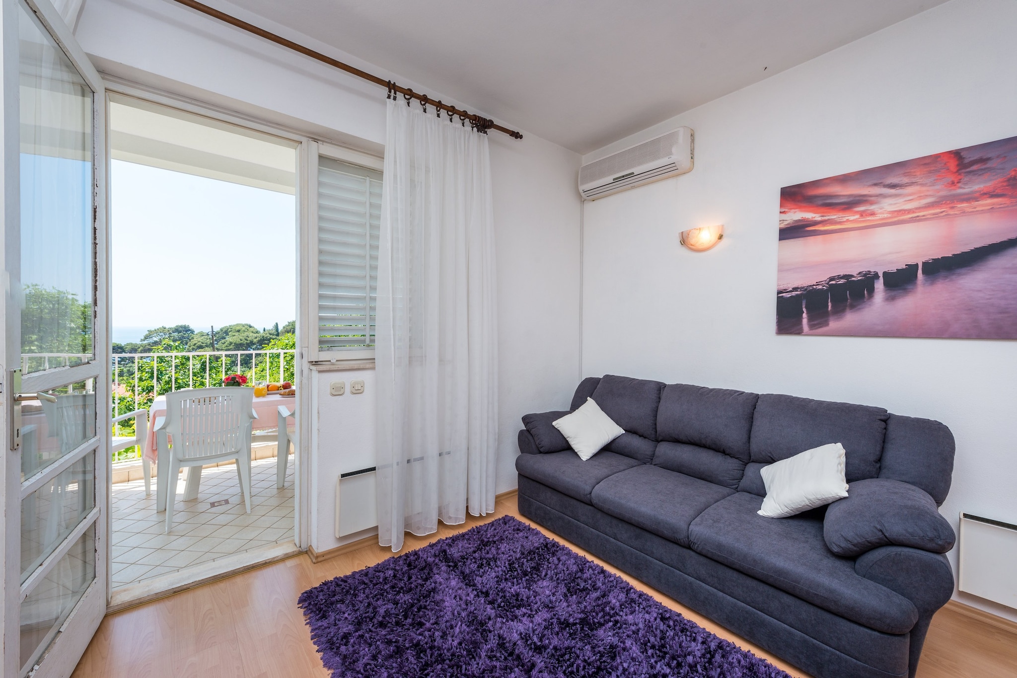 Apartment Lena - Three-Bedroom Apartment with Balcony and Sea View
