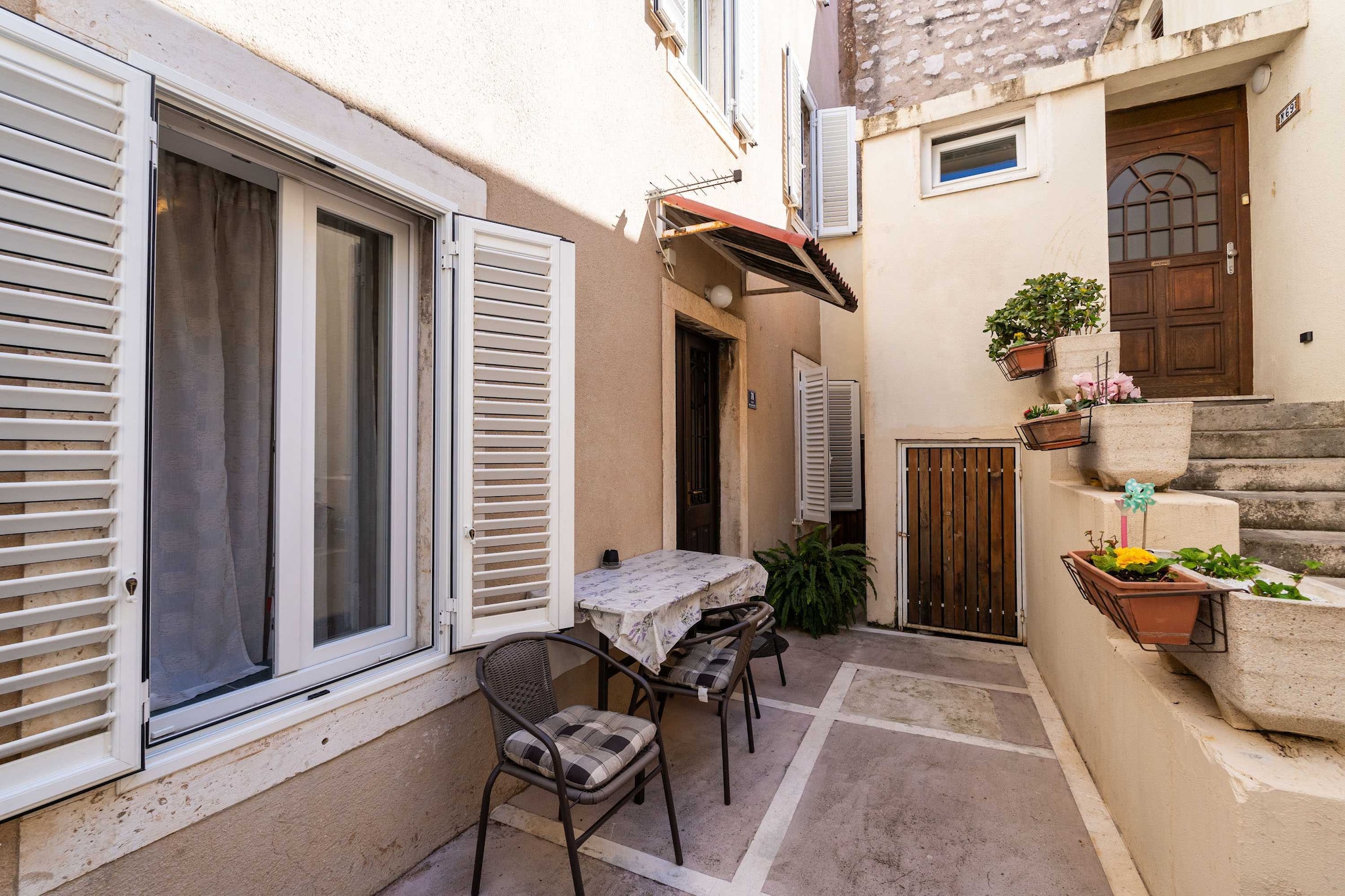 Apartment Family Tokić - One Bedroom Apartment with Terrace-Buitenlucht
