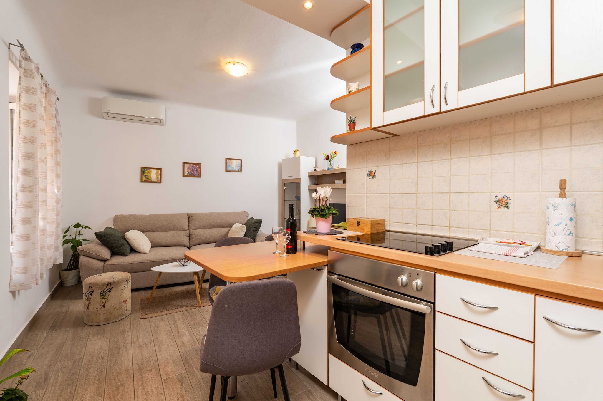 Apartment Family Tokić - One Bedroom Apartment with Terrace-Keuken