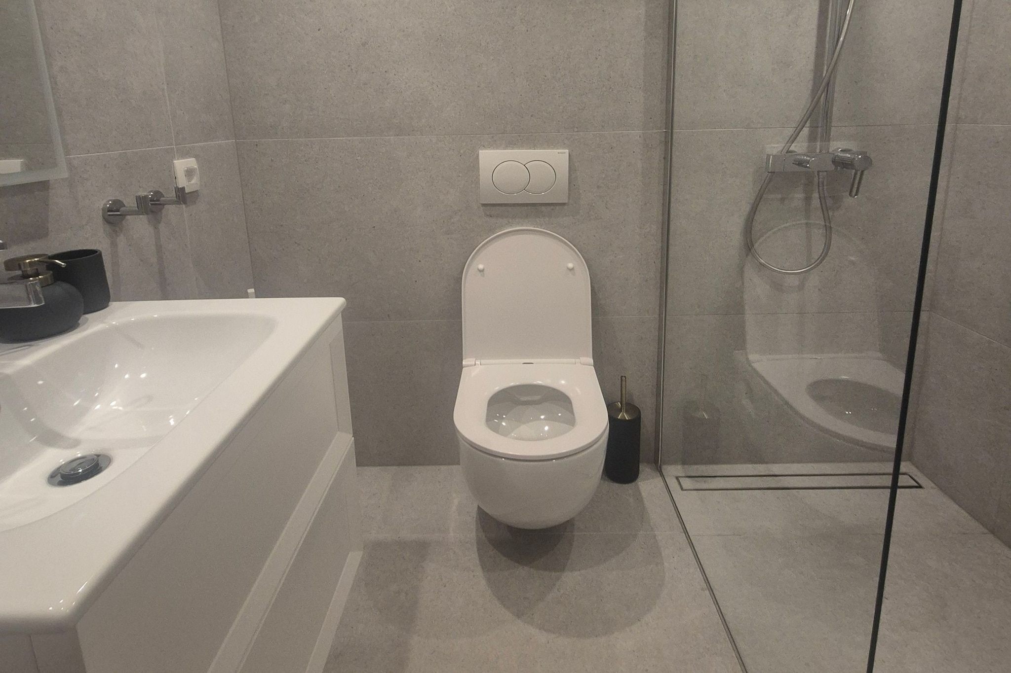 Apartment Mia - Two-Bedroom Apartment with Balcony and Sea View - Badkamer