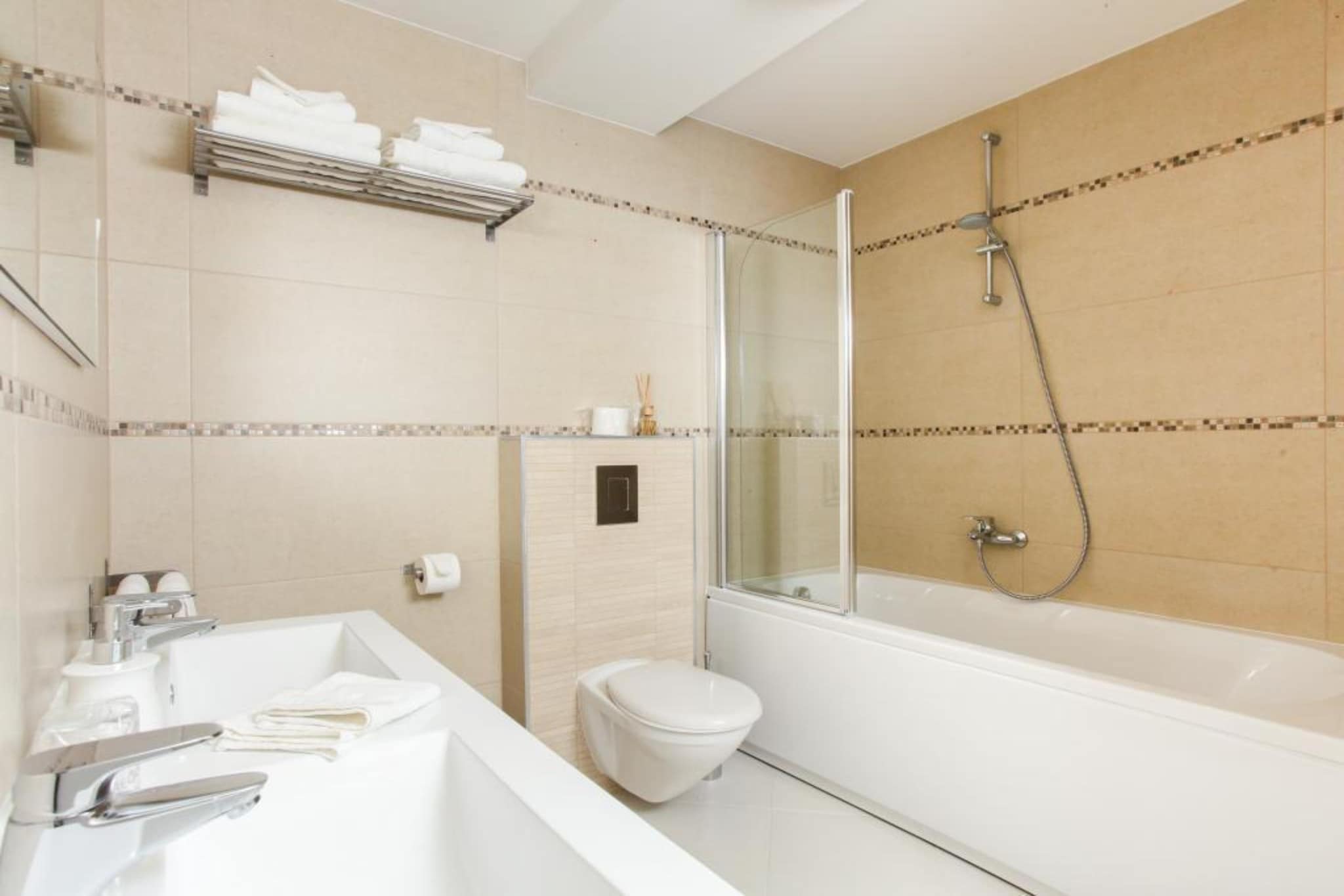 Villa Dupcic - Five-Bedroom Villa with Private Pool and Sea View-Salle de bain