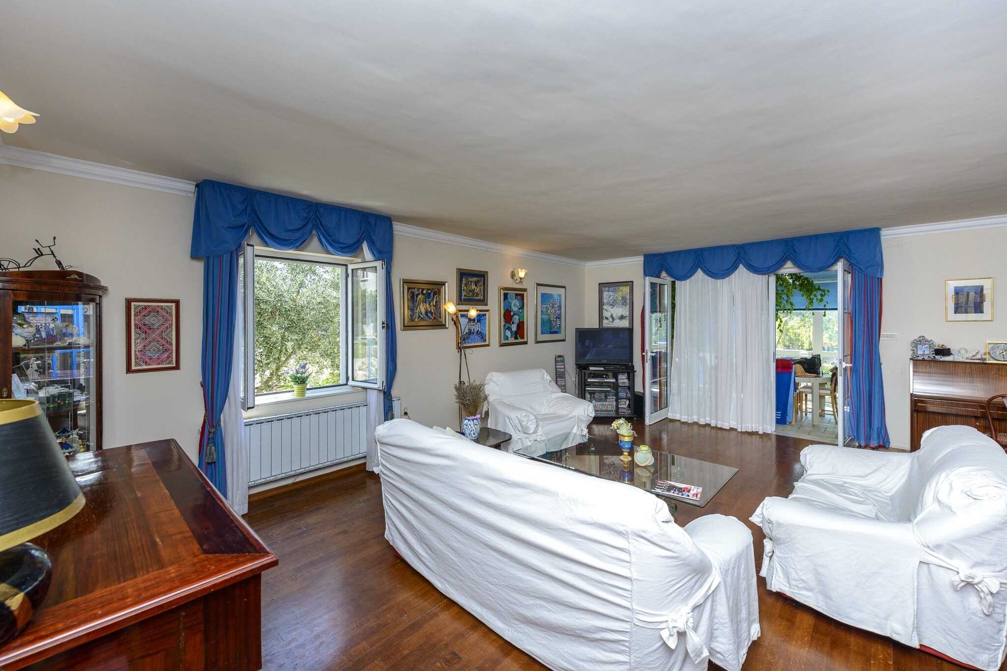 Villa Piano - Four Bedroom Villa with Terrace and Swimming Pool