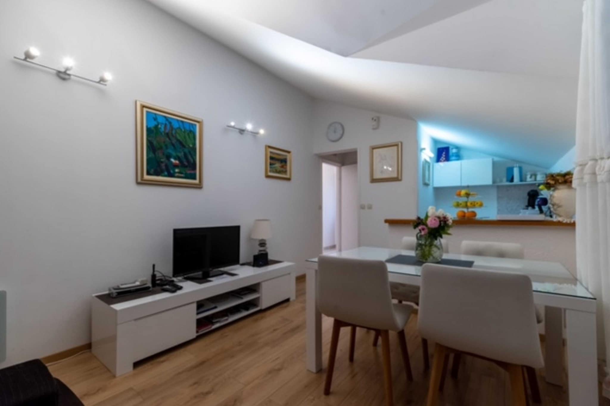 Guest House Kono is self catering accommodation located 1.5 km away from Dubrovnik Old Town. Property features 5 accommodation units.  

Free private parking is available. Luggage storage before check in and after check out is provided.

This one bedroom apartment with patio and sea view is perfect fit for up to 4 people. Living room features sofa and flat screen TV.  Free WiFi and air conditioning are provided. Kitchen features oven, stove, refrigerator, kettle, microwave and dining area. Private bathroom features shower or bathtub, soap and toilet paper. Washing machine, linen and towels are provided.

Guest House Kono is located in Gornji Kono, 1.5 km away from the Dubrovnik Old Town. The nearest beach is located 2 km away, while the nearest market can be found at 350 m distance from the property. Bus station is at 200 m distance and the nearest pharmacy can be found at 500 m distance.

A local bus stop with frequent lines to the center is within 200 m. Dubrovnik Bus Station and Ferry Port are at a distance of 2 km. Dubrovnik Airport is 20 km from the Guest House Kono.