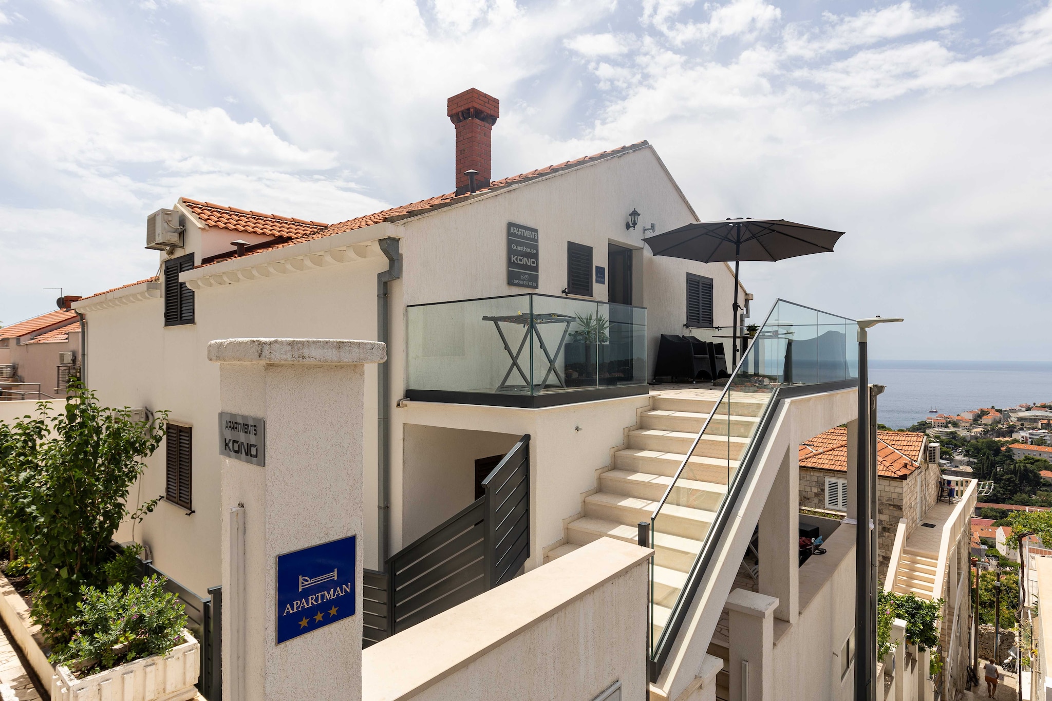 Guest House Kono - One-Bedroom Apartment with Patio and Sea View - Marka Gjaje Street - Buitenlucht