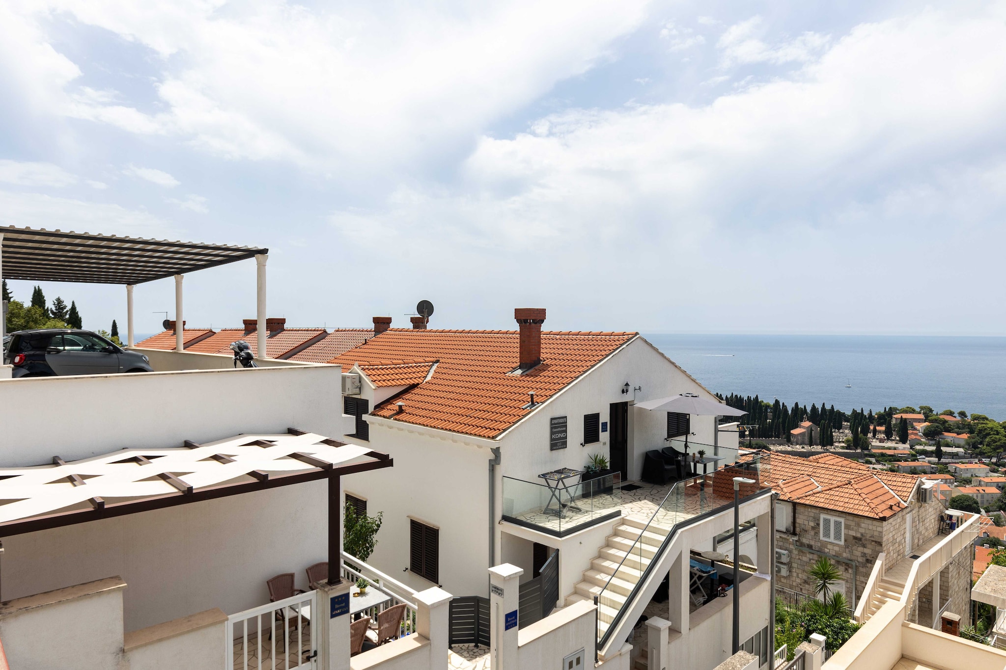 Guest House Kono - One-Bedroom Apartment with Patio and Sea View - Marka Gjaje Street - Buitenlucht
